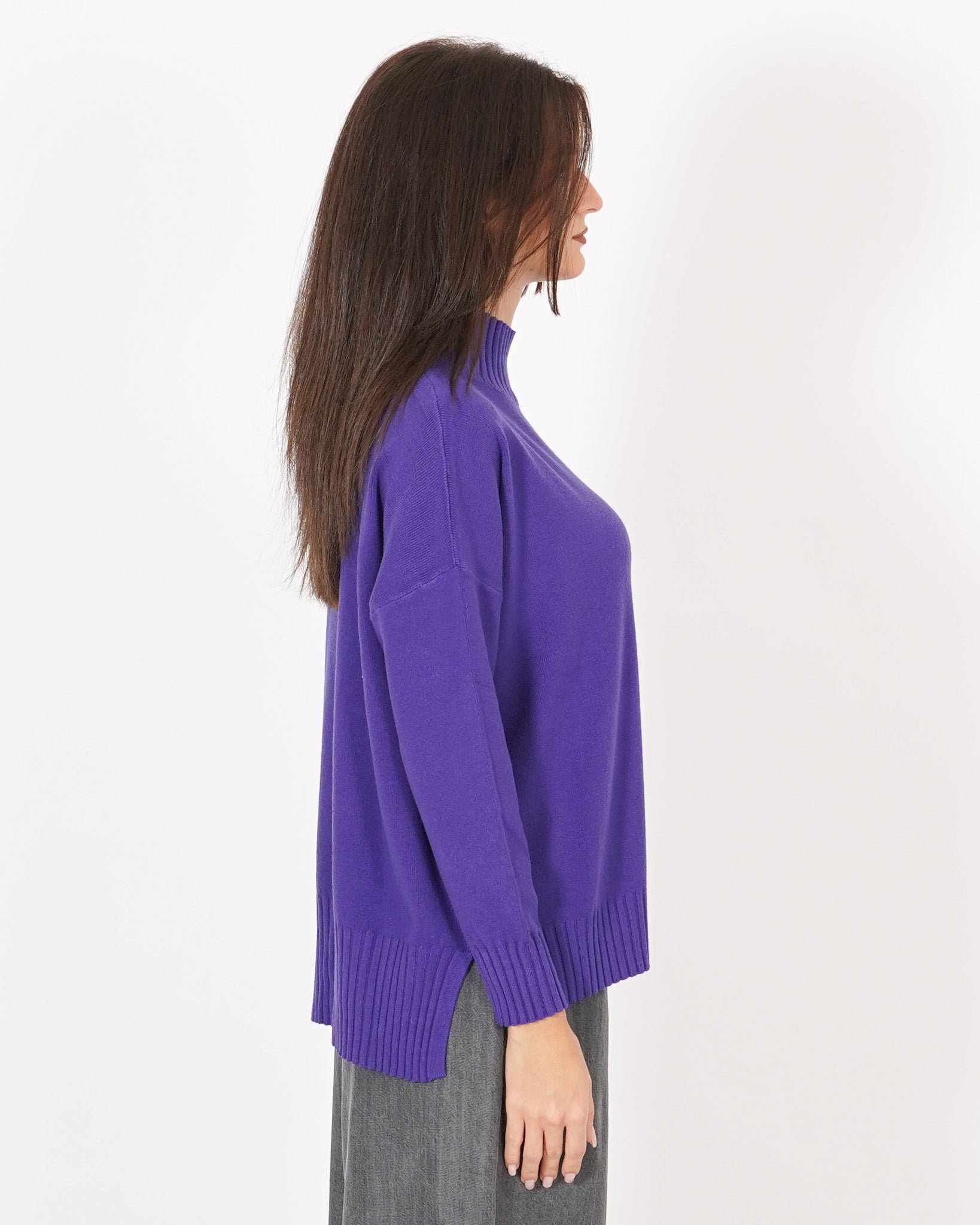 Maglia collo alto con spacchetti sul fondo - Gesso Uncategorized - Hope Abbigliamento e Accessori Donna Online