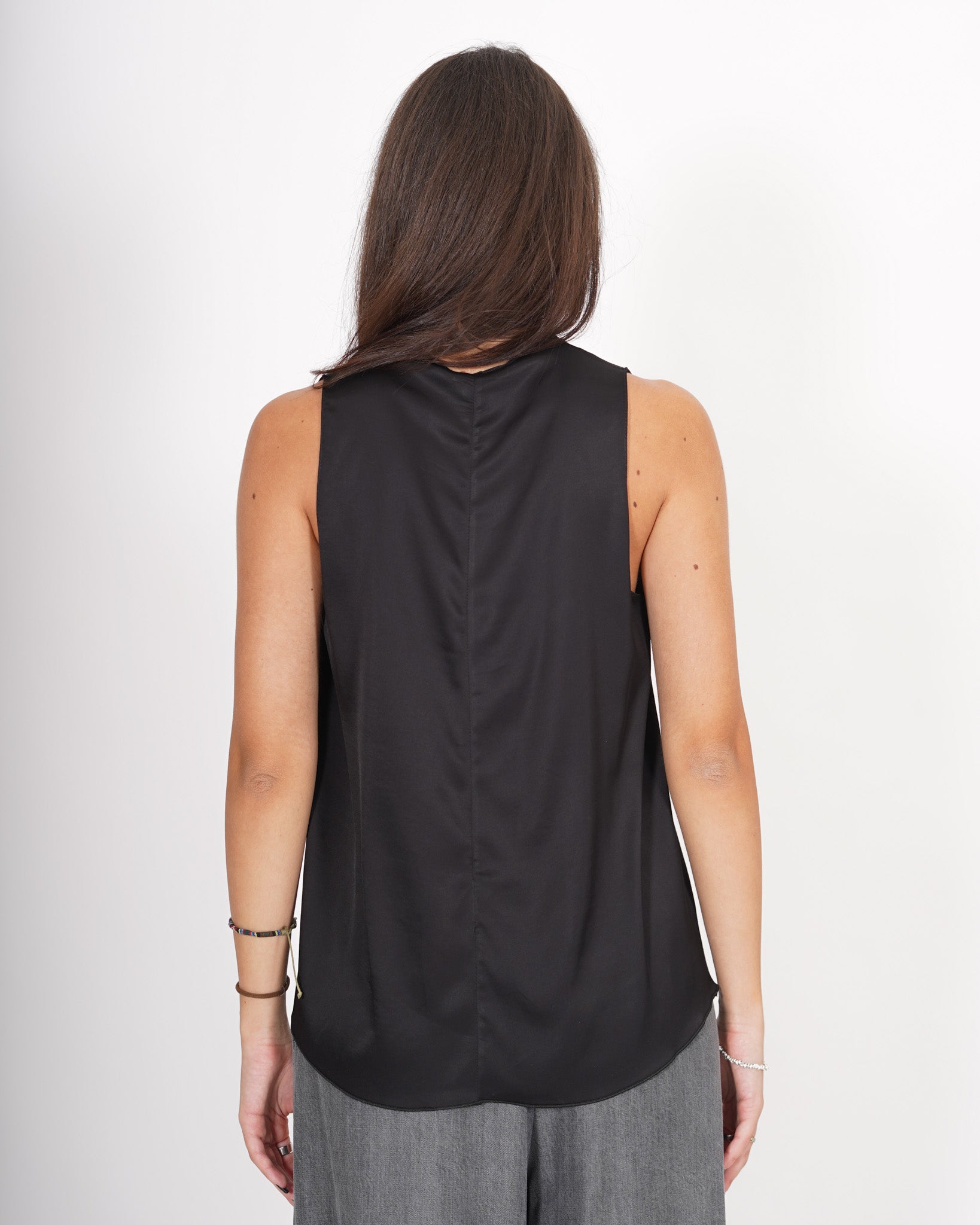 Blusa smanicata scollo a v in raso - Pausini