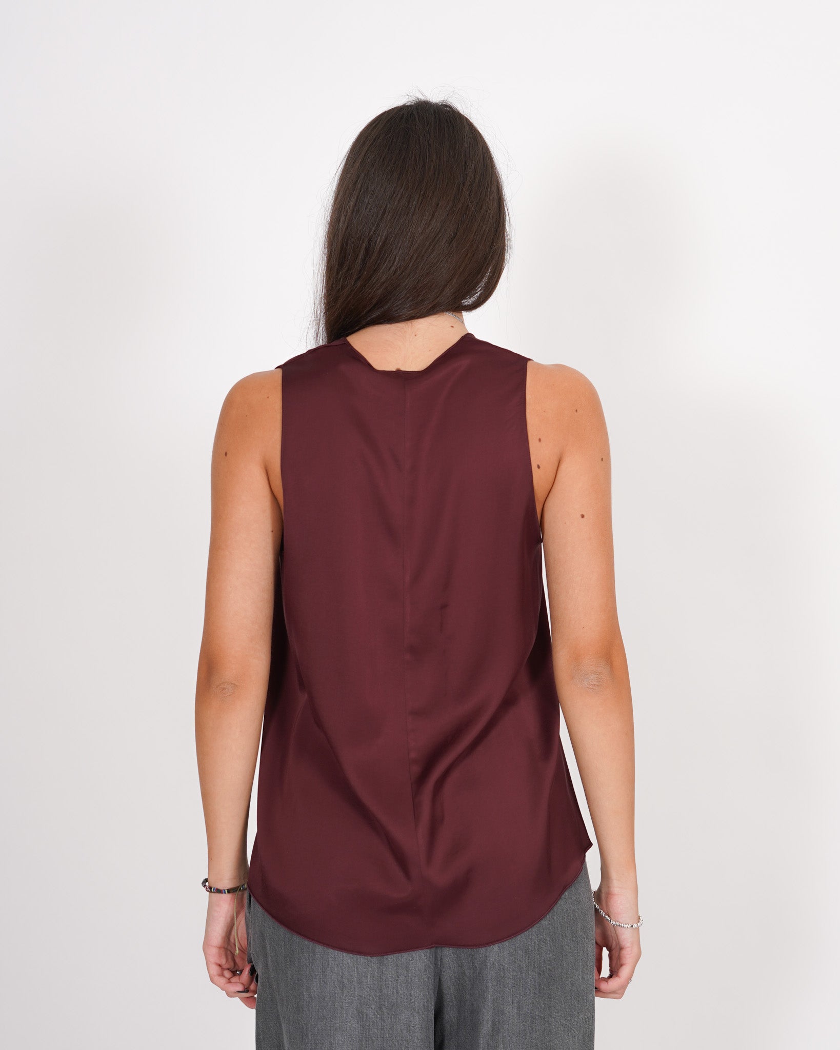 Blusa smanicata scollo a v in raso - Pausini