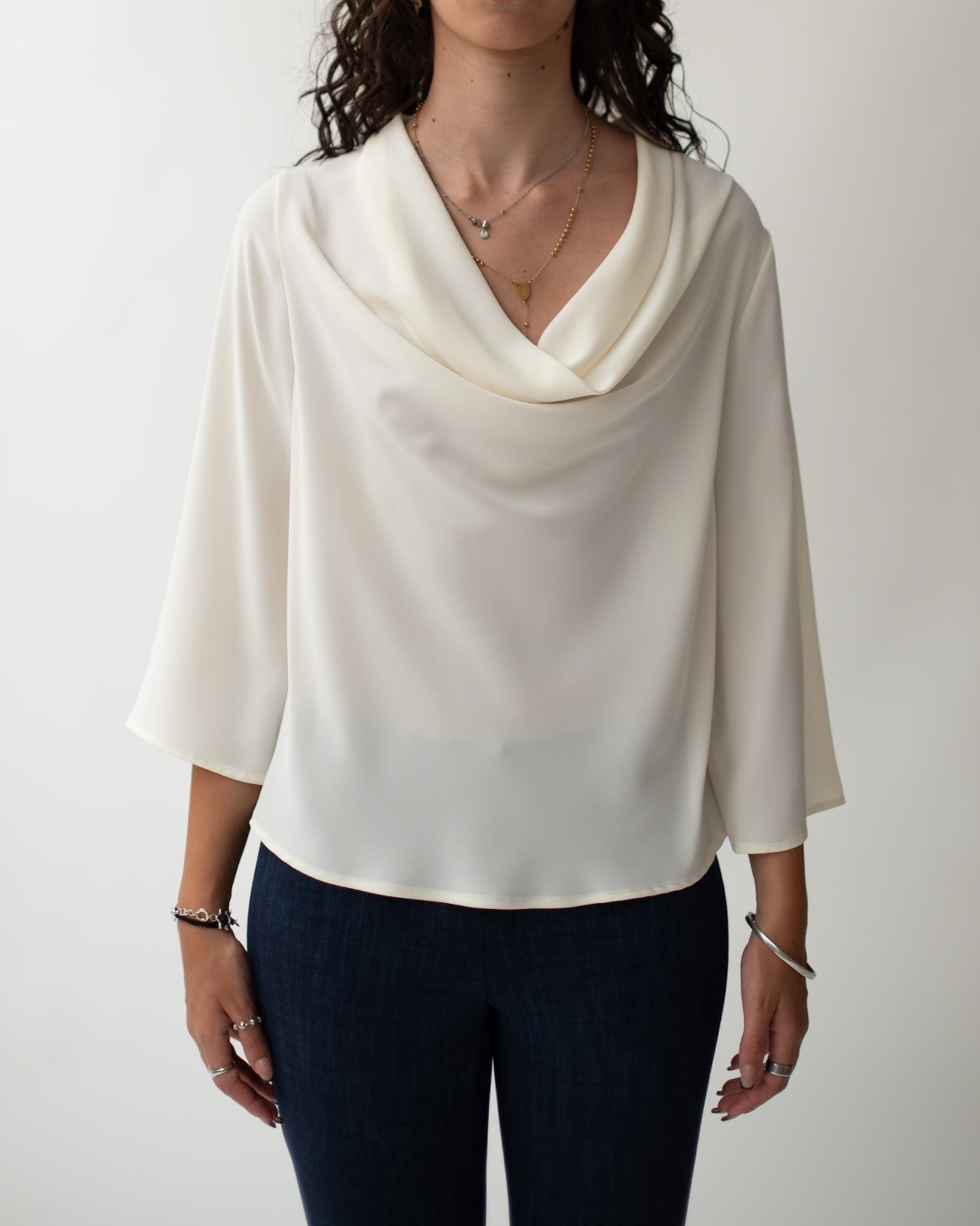 Blusa collo a gronda regular fit in mano seta - Spalato Uncategorized - Hope Abbigliamento e Accessori Donna Online