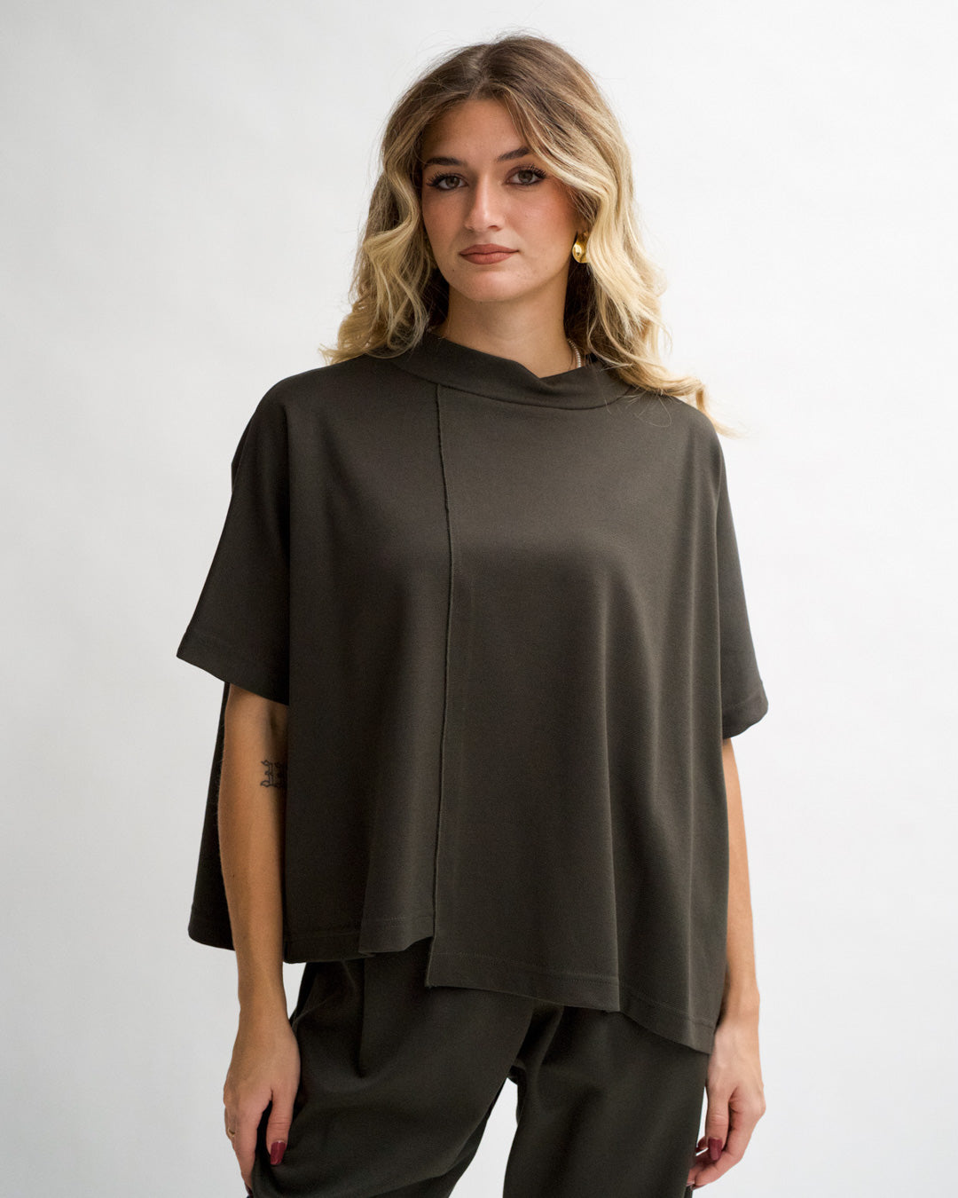 Felpa over asimmetrica in punto stoffa diagonale - Badajoz Uncategorized - Hope Abbigliamento e Accessori Donna Online