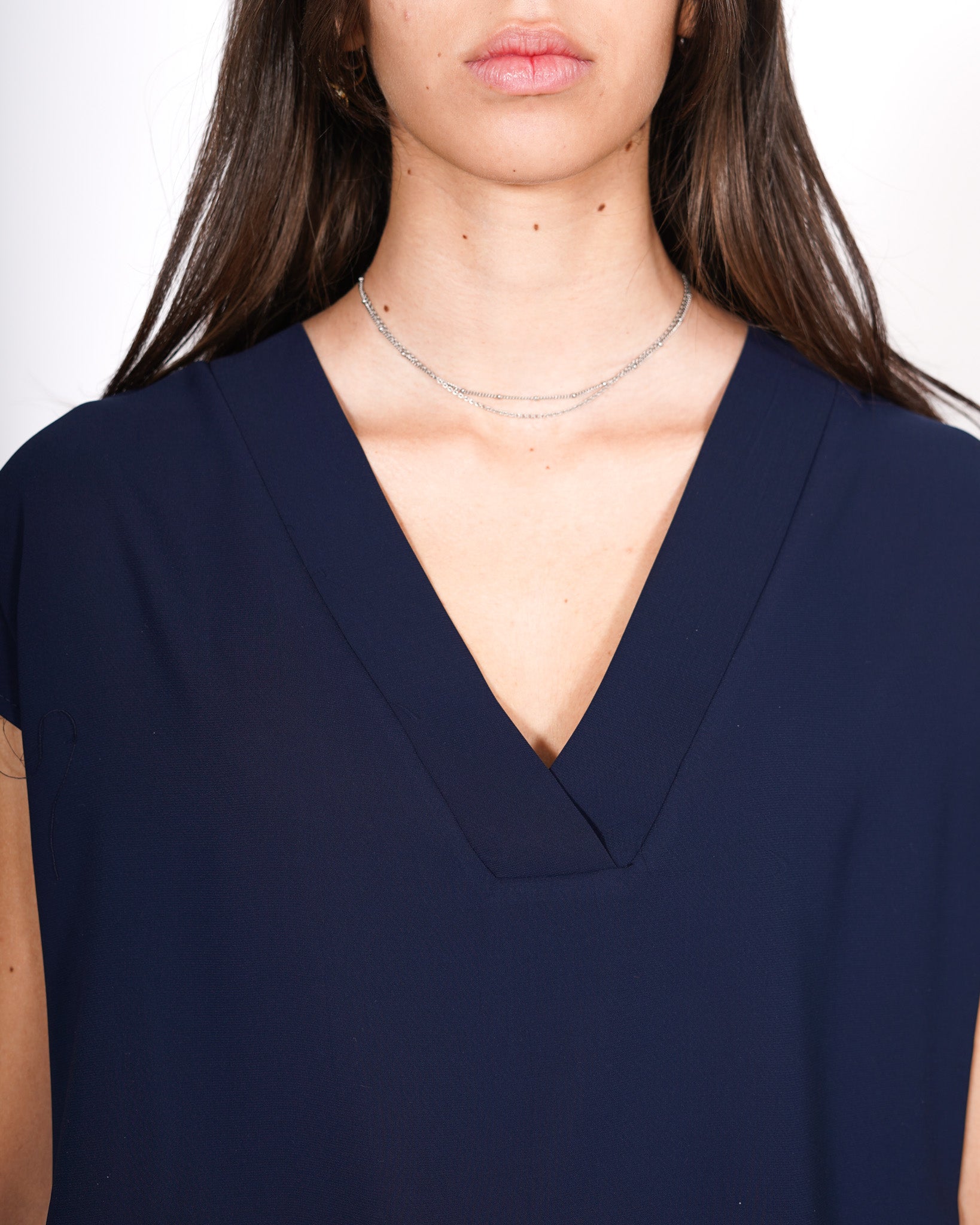 Blusa scollo a v in mano seta - Samira Uncategorized - Hope Abbigliamento e Accessori Donna Online