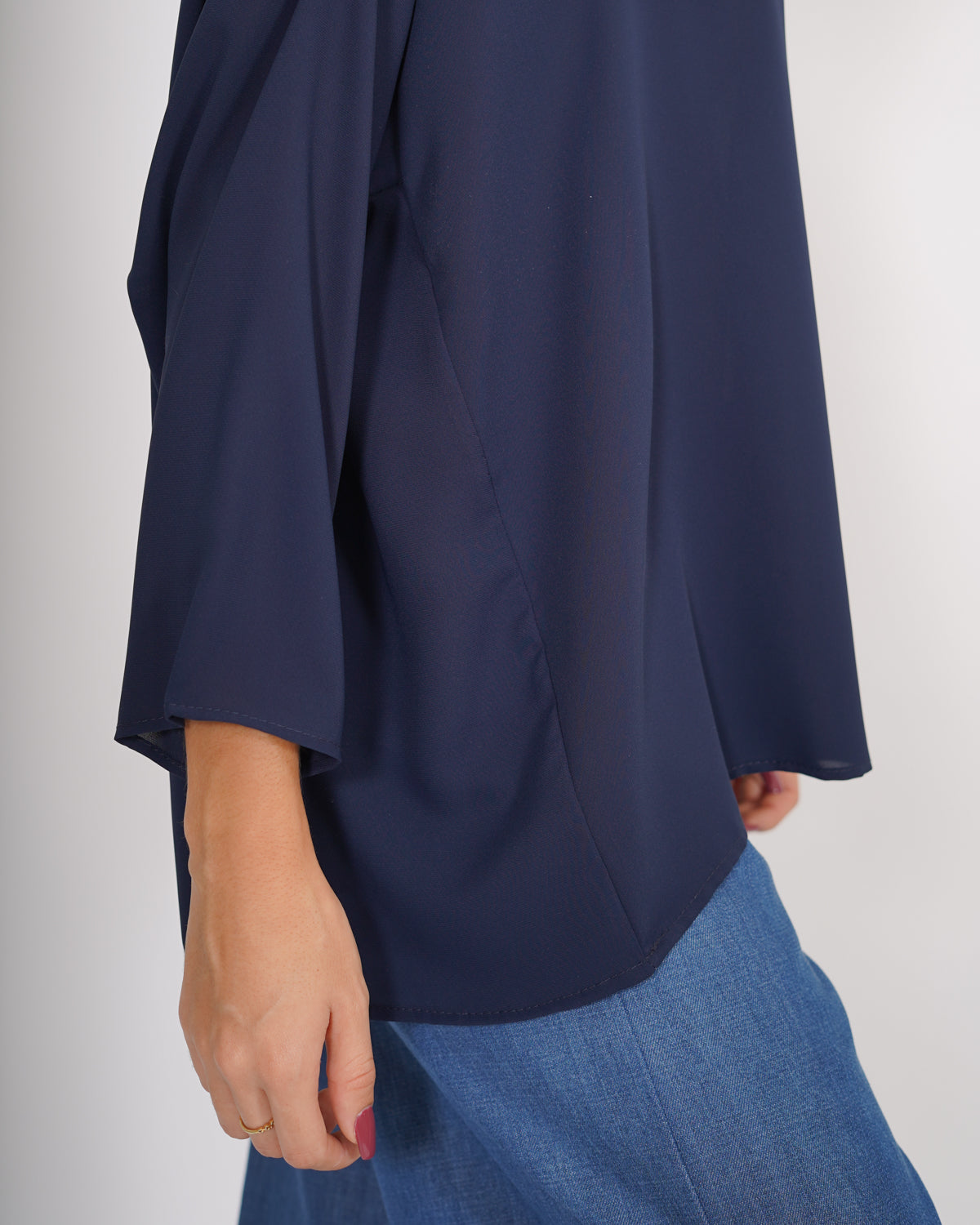 Blusa over girocollo manica raglan in mano seta - Avocado Uncategorized - Hope Abbigliamento e Accessori Donna Online