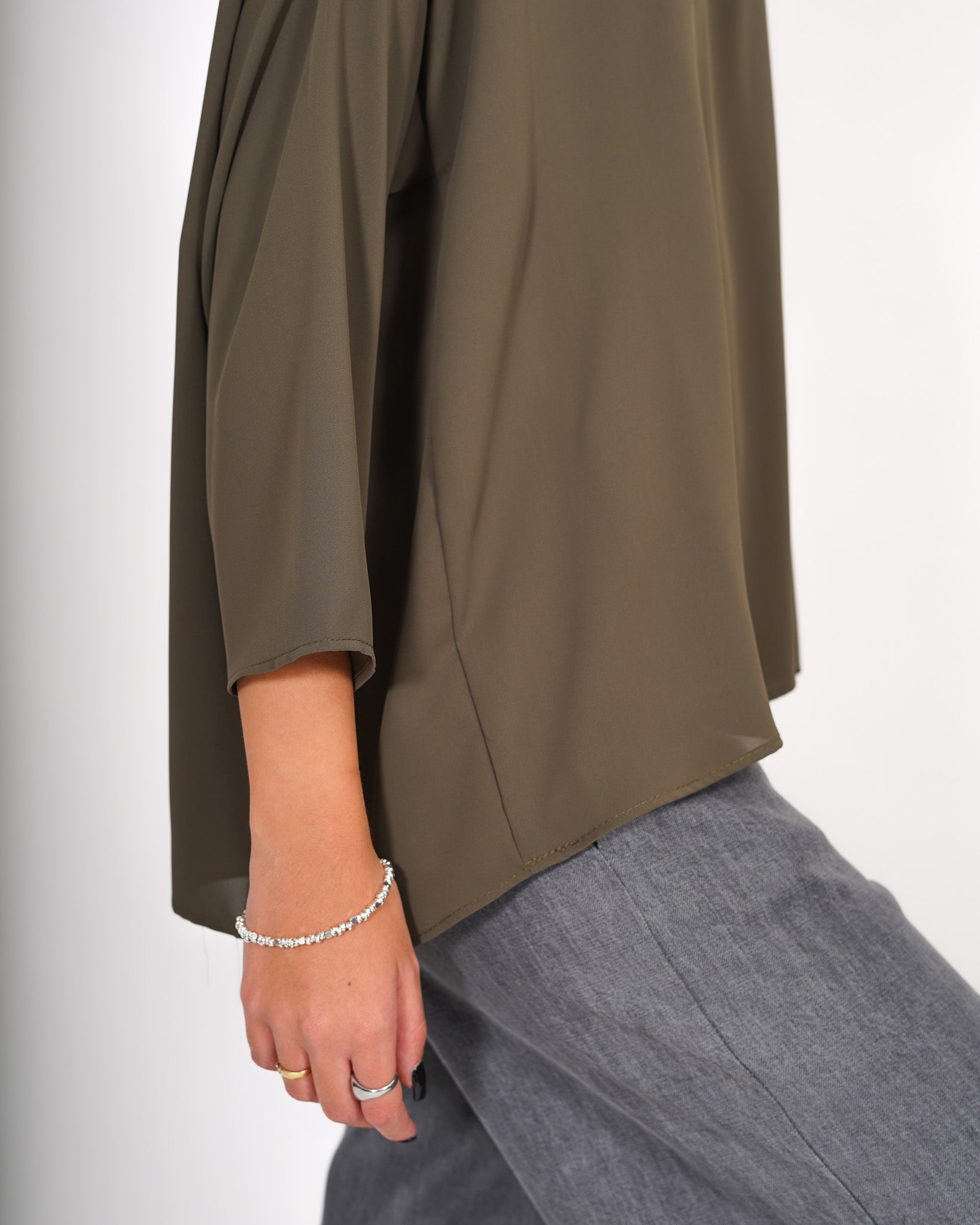 Blusa over girocollo manica raglan in mano seta - Avocado Uncategorized - Hope Abbigliamento e Accessori Donna Online