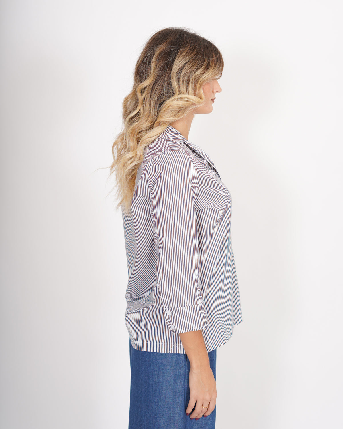 Camicia slim fit scollo a v in cotone rigato - Vorbek Uncategorized - Hope Abbigliamento e Accessori Donna Online