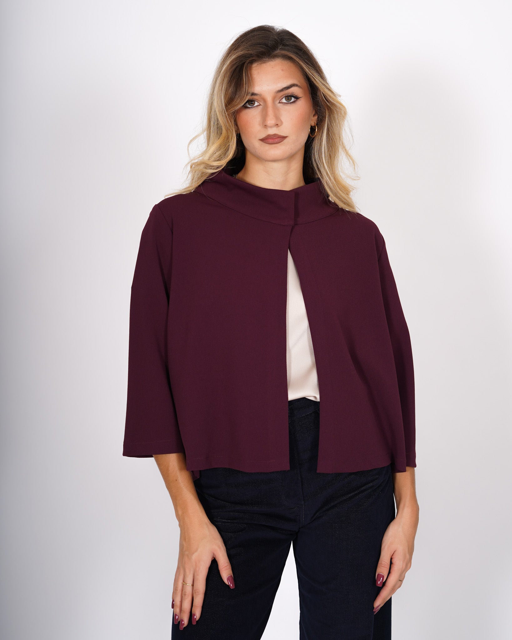 Giacca corta con bottone sul collo - Yucatan Uncategorized - Hope Abbigliamento e Accessori Donna Online