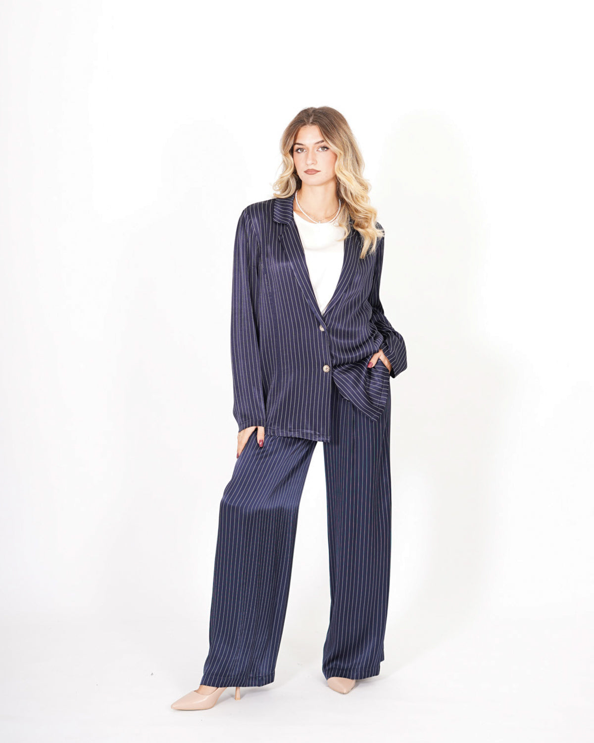 Coordinato giacca e pantaloni in raso gessato - Diablo - Hope Abbigliamento e Accessori Donna Online