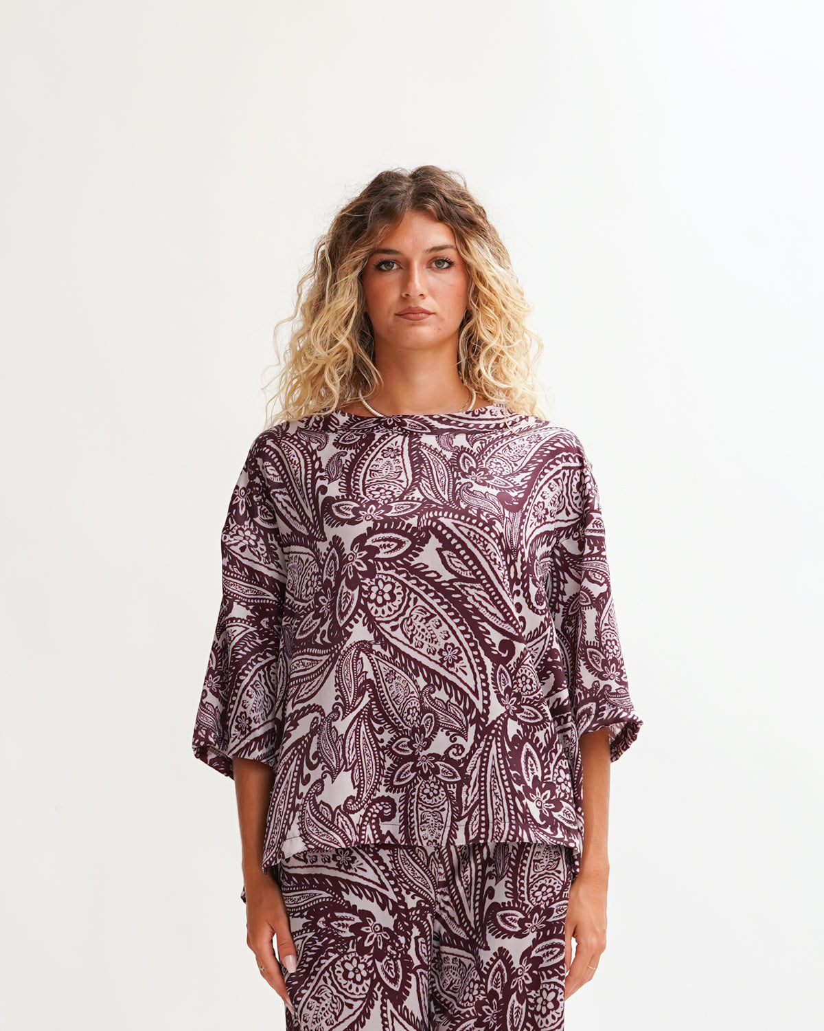 Blusa over collo a cratere stampata in raso manopesca - Avignone Uncategorized - Hope Abbigliamento e Accessori Donna Online