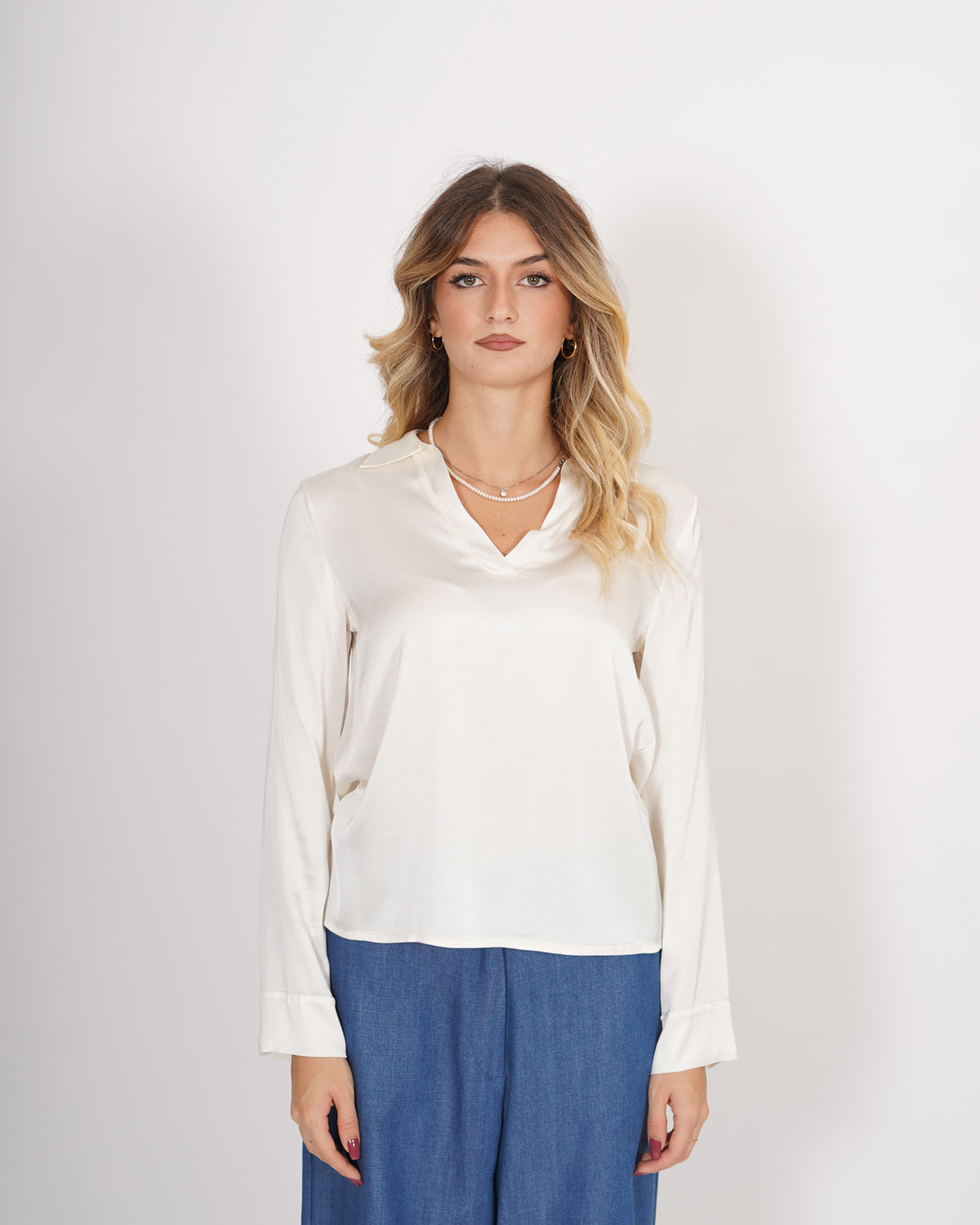 Blusa scollo a v con colletto a camicia in raso - Marquez Uncategorized - Hope Abbigliamento e Accessori Donna Online