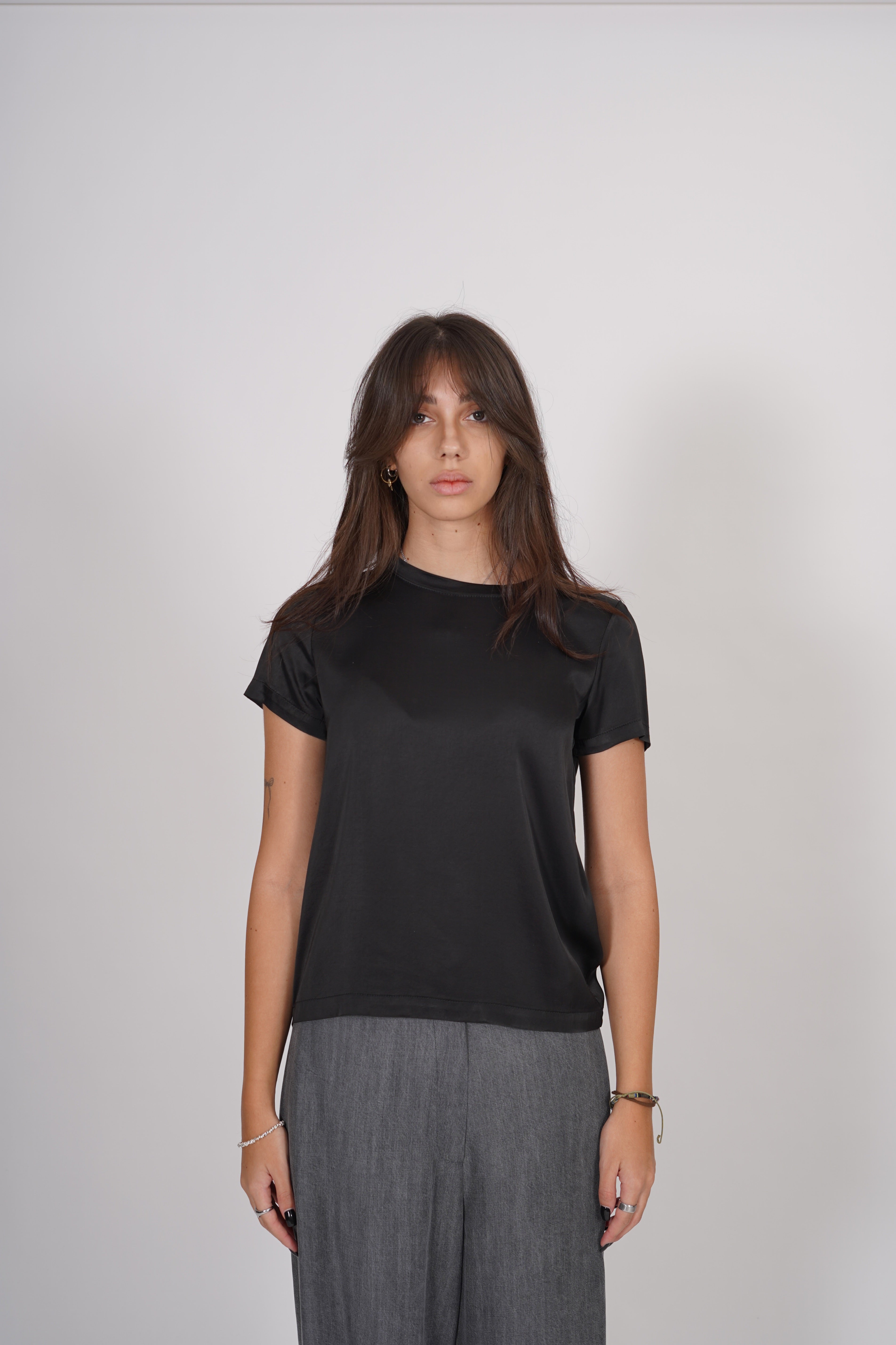 Blusa girocollo mezza manica in raso - Rewill