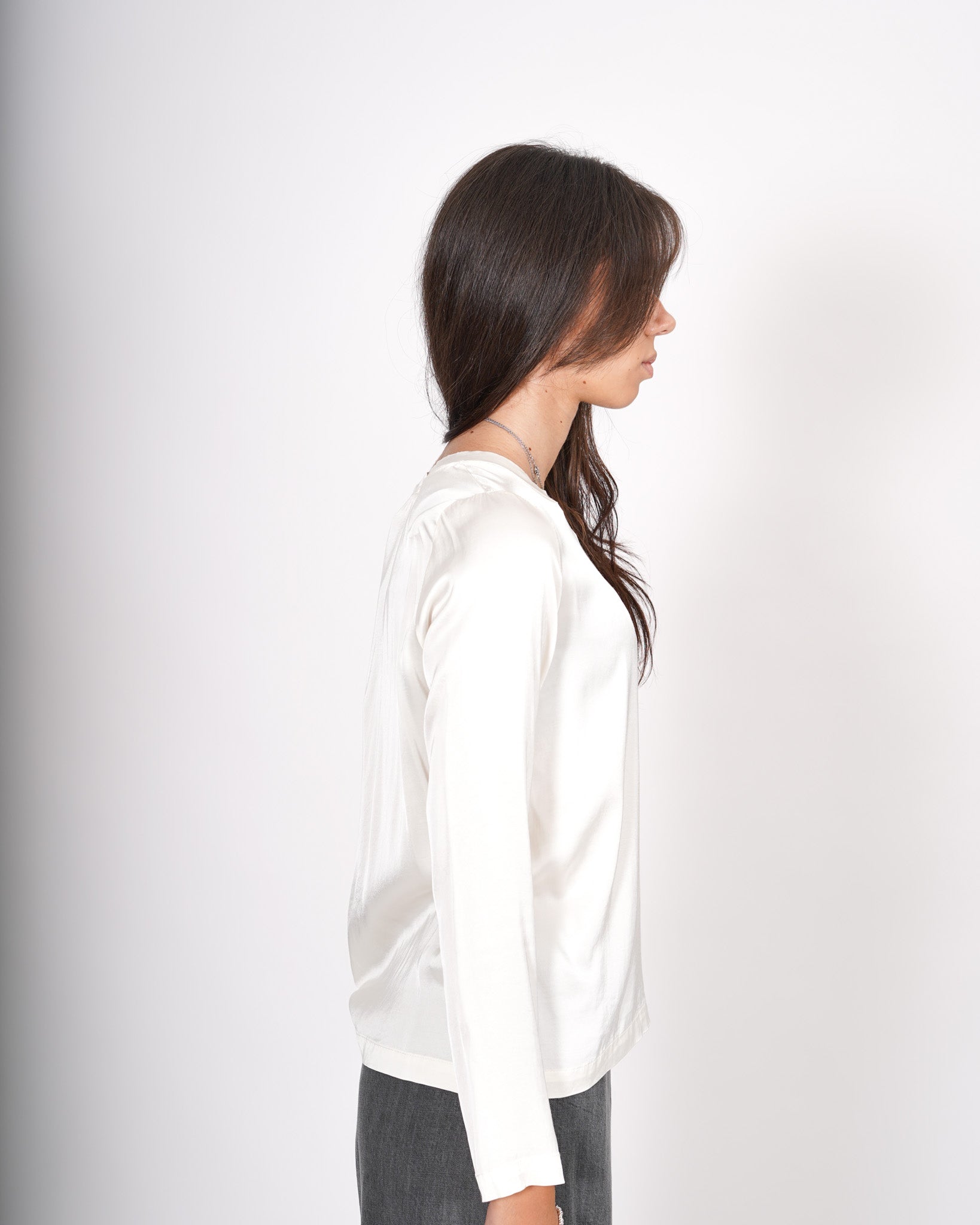 Blusa girocollo regular fit in raso - Verzellino Uncategorized - Hope Abbigliamento e Accessori Donna Online