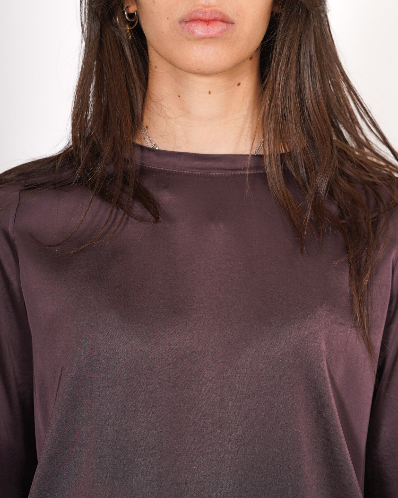 Blusa girocollo regular fit in raso - Verzellino Uncategorized - Hope Abbigliamento e Accessori Donna Online