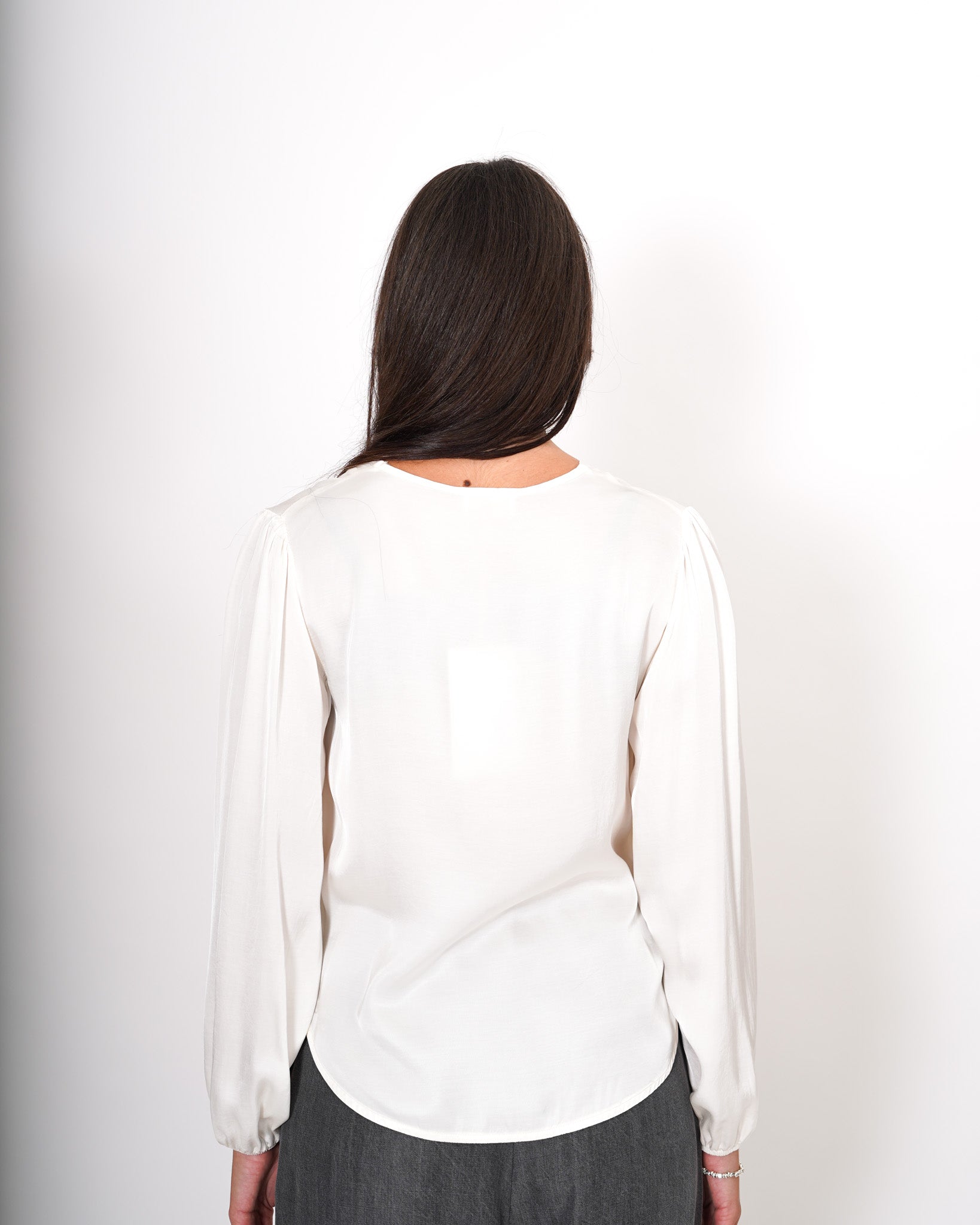 Blusa scollo a v manica lunga in raso - Sparviero