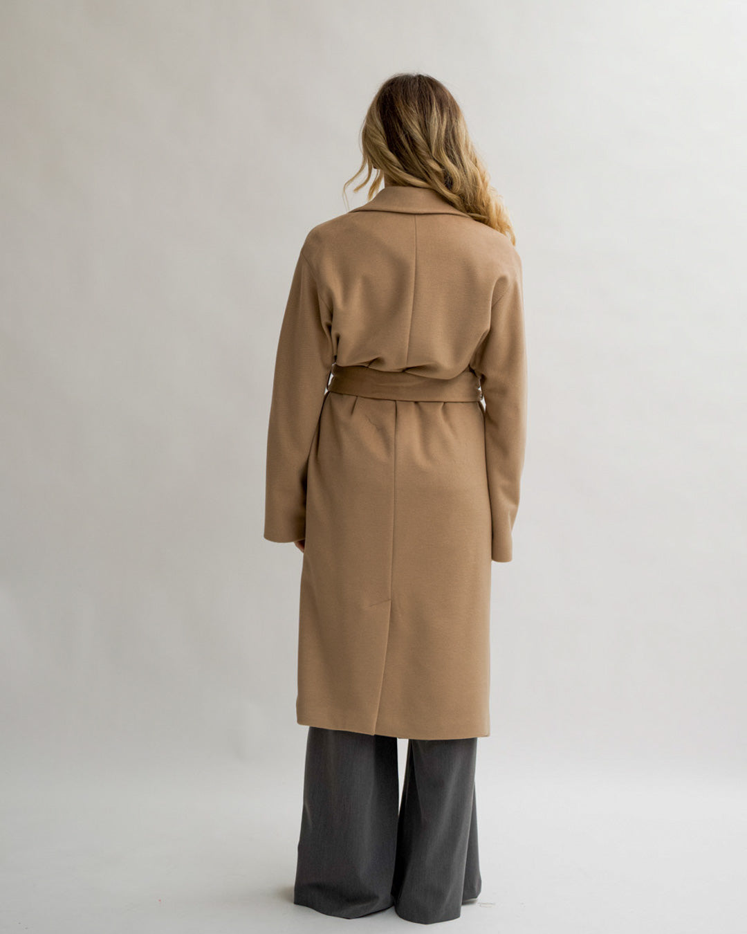 Cappotto lungo con cintura rimovibile, tasche e spalla costruita - Mister Uncategorized - Hope Abbigliamento e Accessori Donna Online