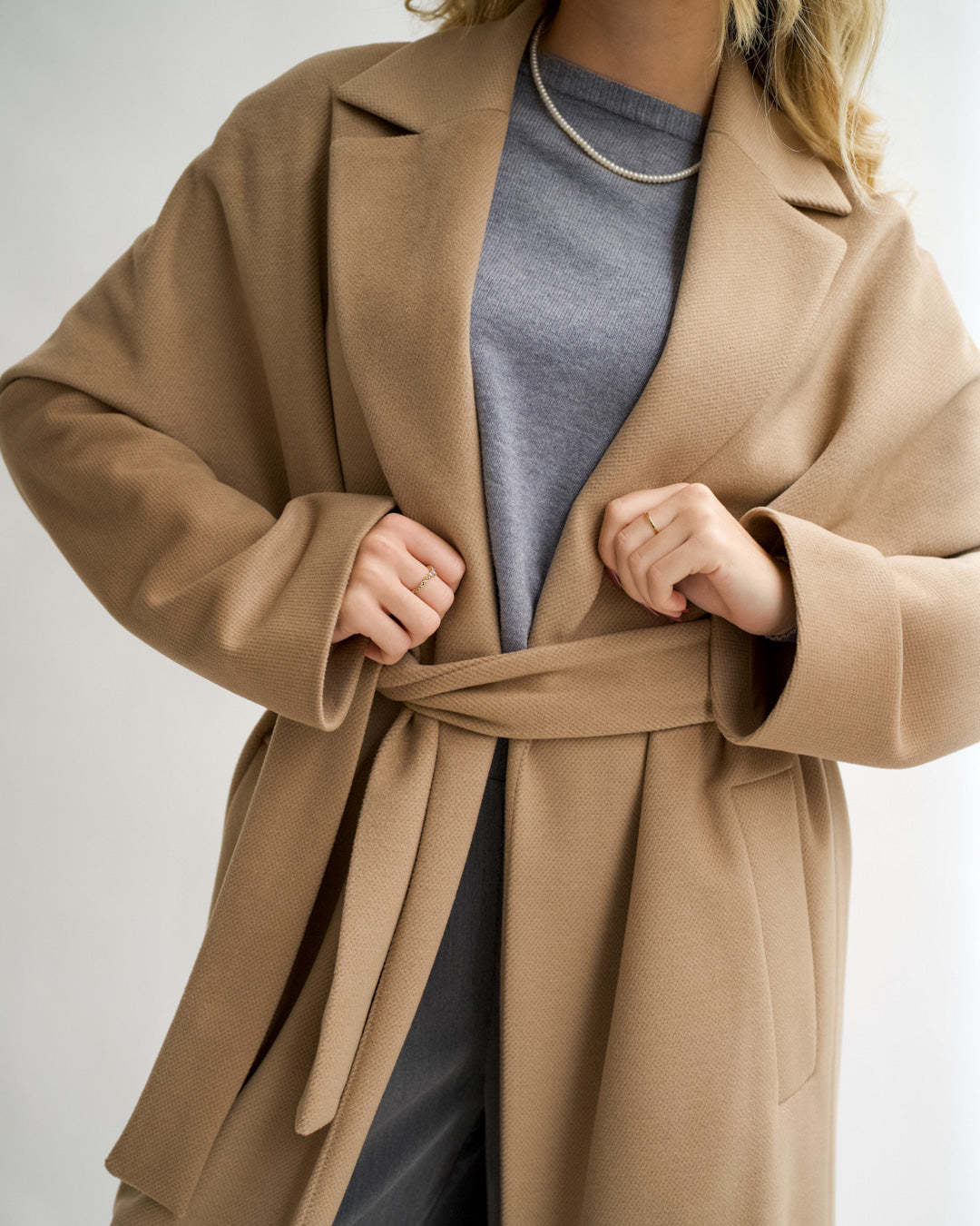 Cappotto lungo con cintura rimovibile, tasche e spalla costruita - Mister Uncategorized - Hope Abbigliamento e Accessori Donna Online