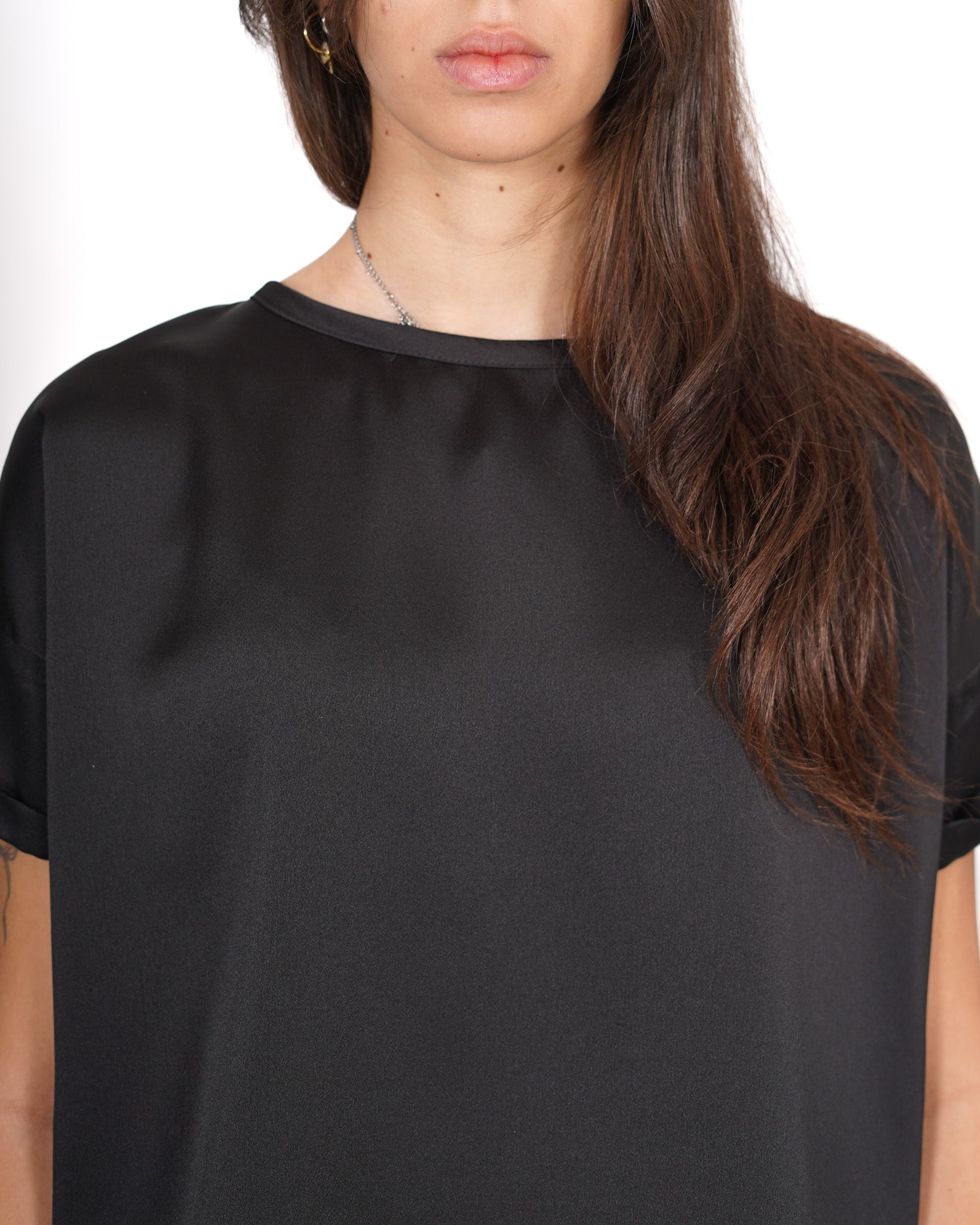 Blusa girocollo mezza manica con risvolto box fit  - Madonna