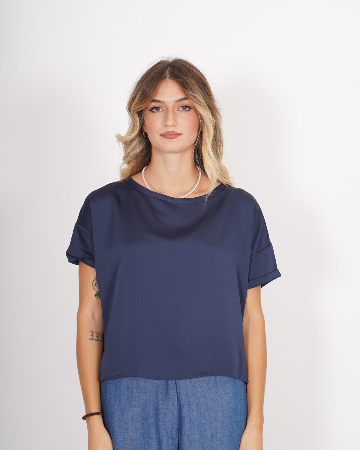 Blusa girocollo mezza manica con risvolto box fit - Madonna Uncategorized - Hope Abbigliamento e Accessori Donna Online