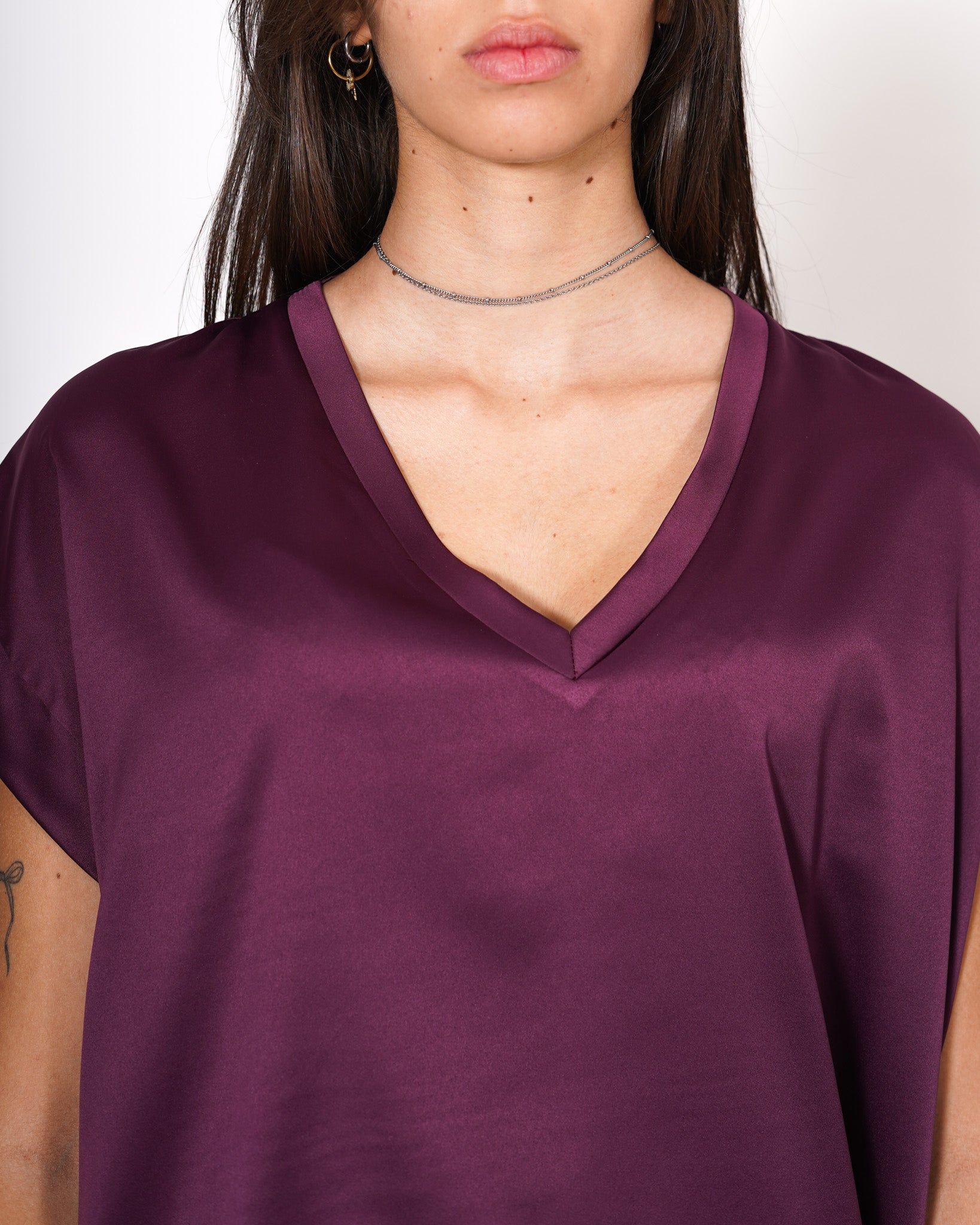 Blusa scollo a v in mano raso - Idrante