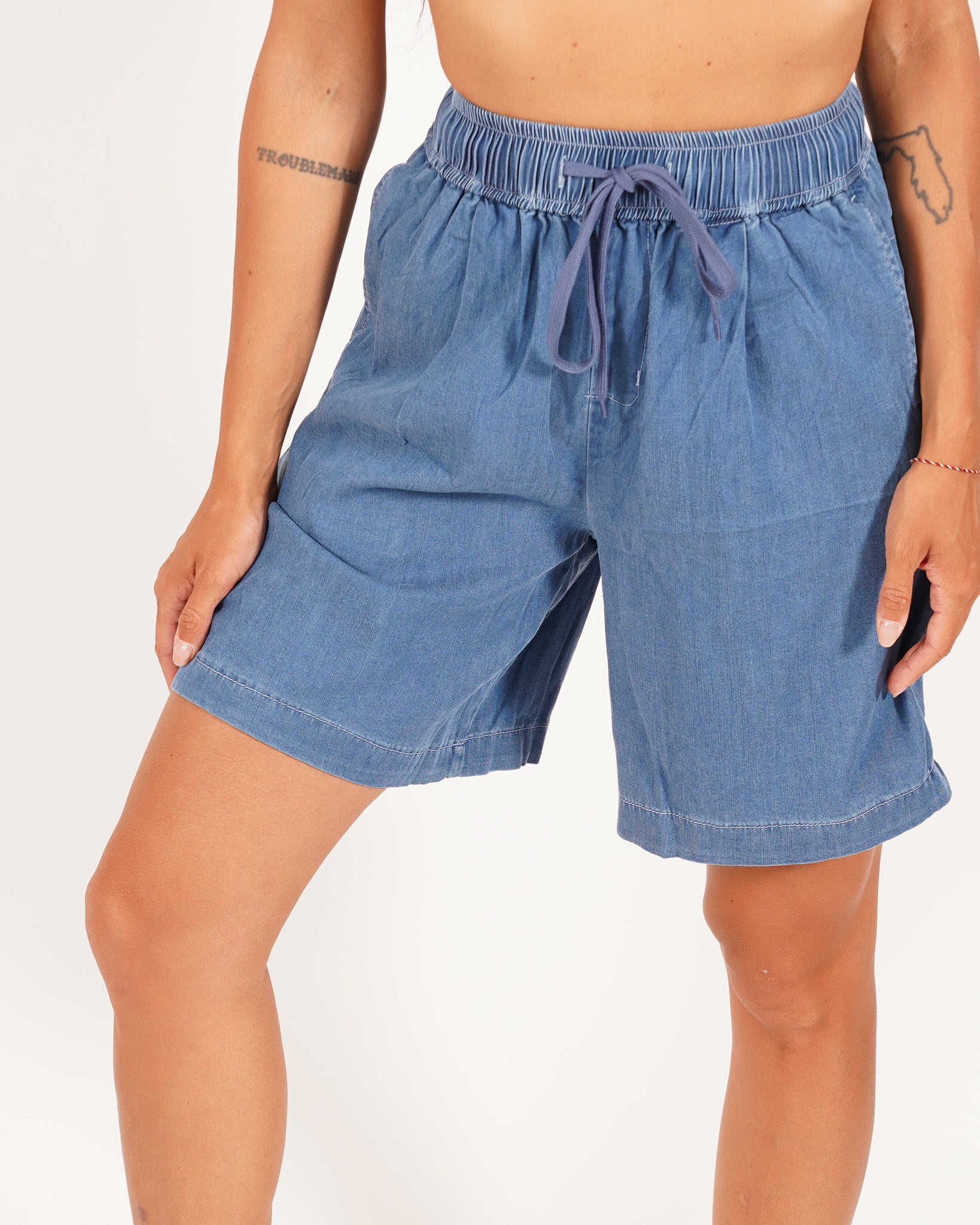 Bermuda in chambray con elastico in vita e coulisse - Mirtilla