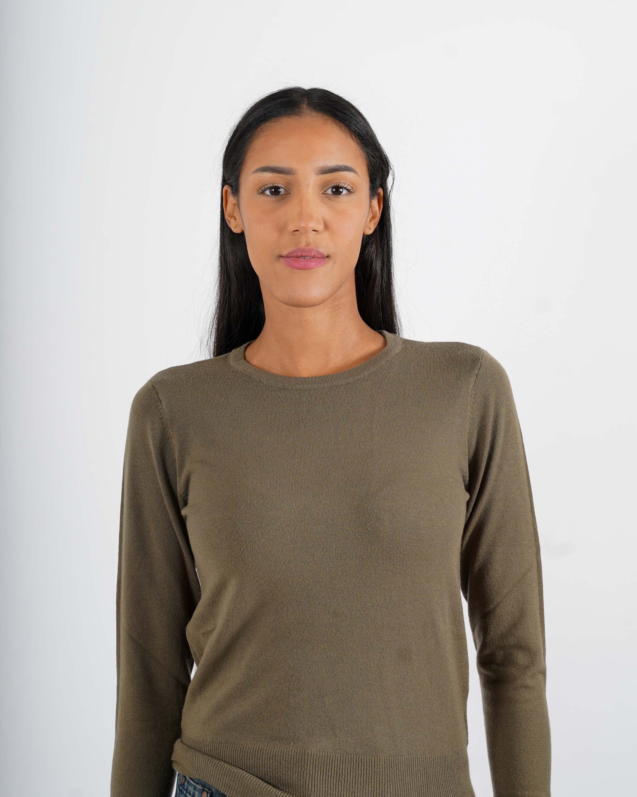 Maglia girocollo slim fit in mano viscosa - Canapa