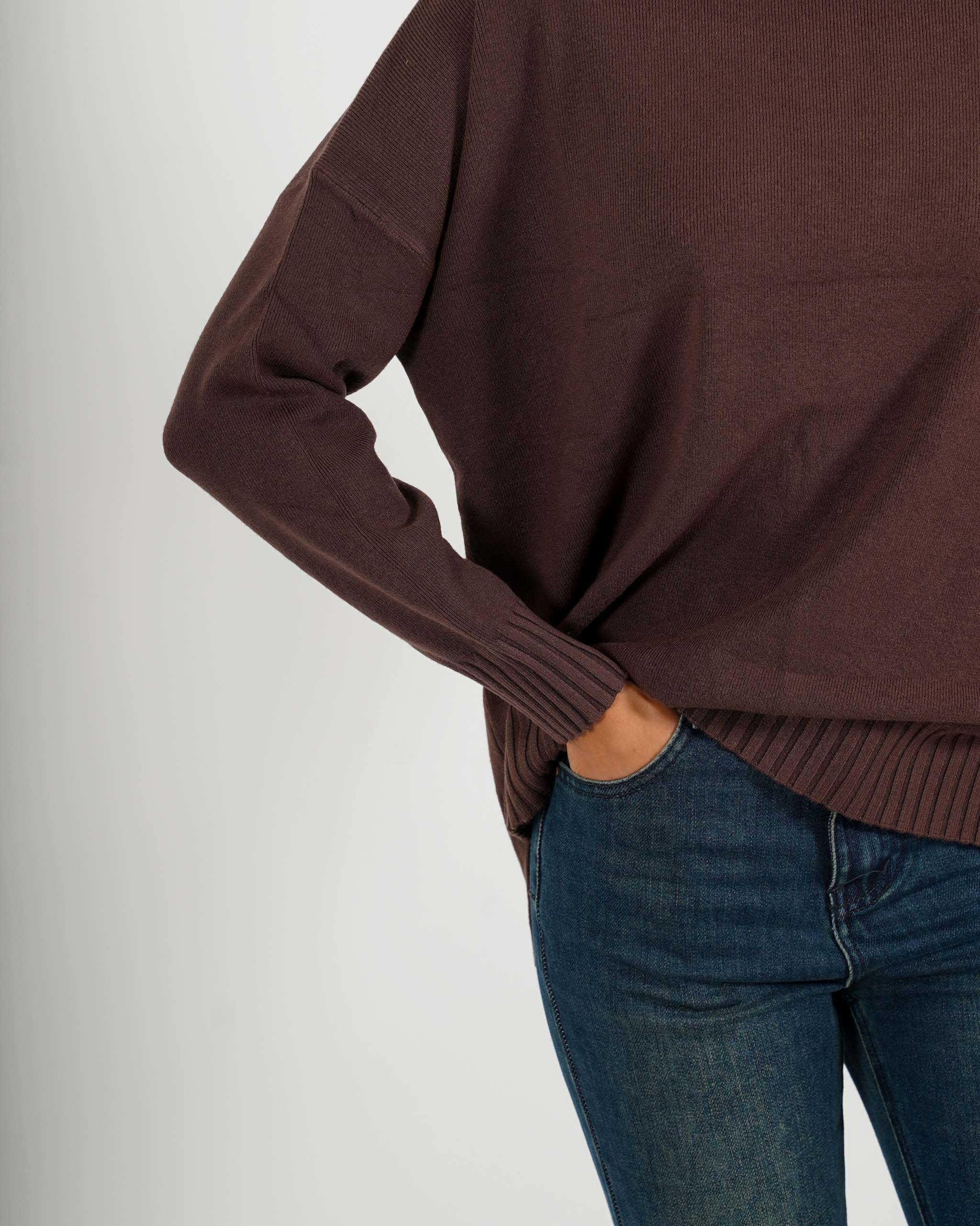 Maglia collo alto con spacchetti sul fondo - Gesso