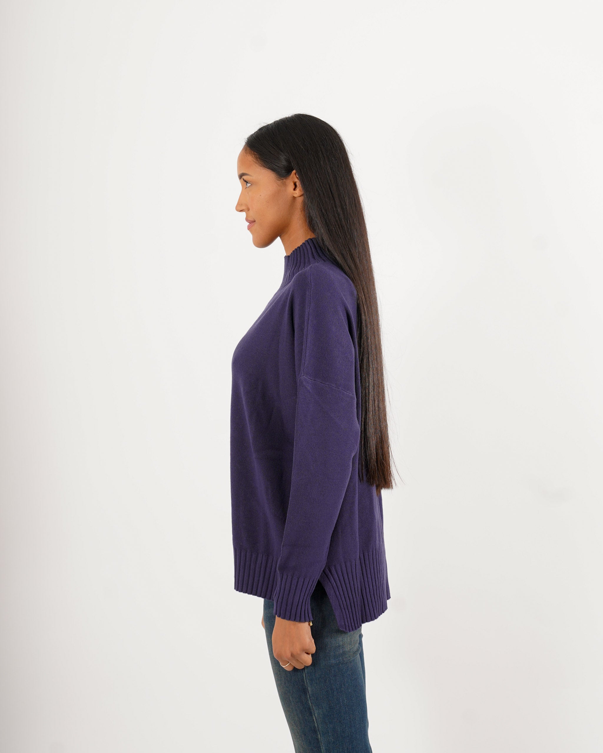 Maglia collo alto con spacchetti sul fondo - Gesso