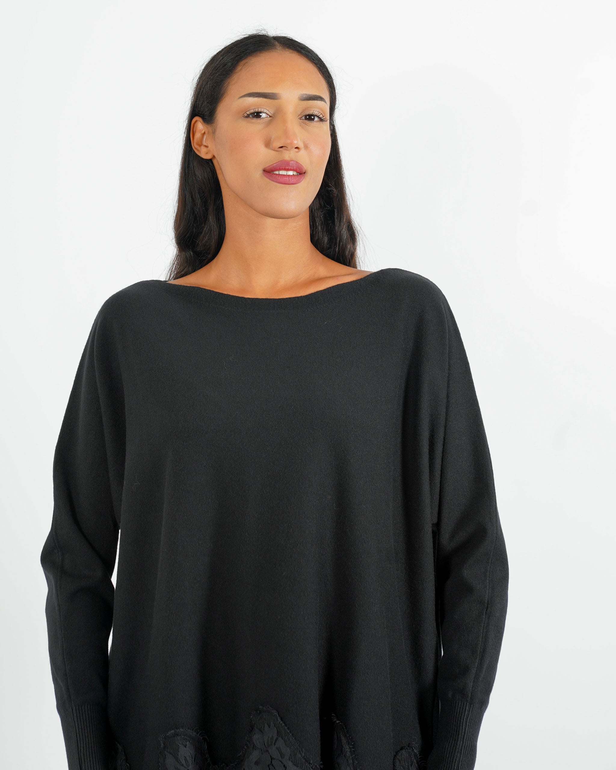 Maglia girocollo con pizzo macramè sul fondo - Dalmazia