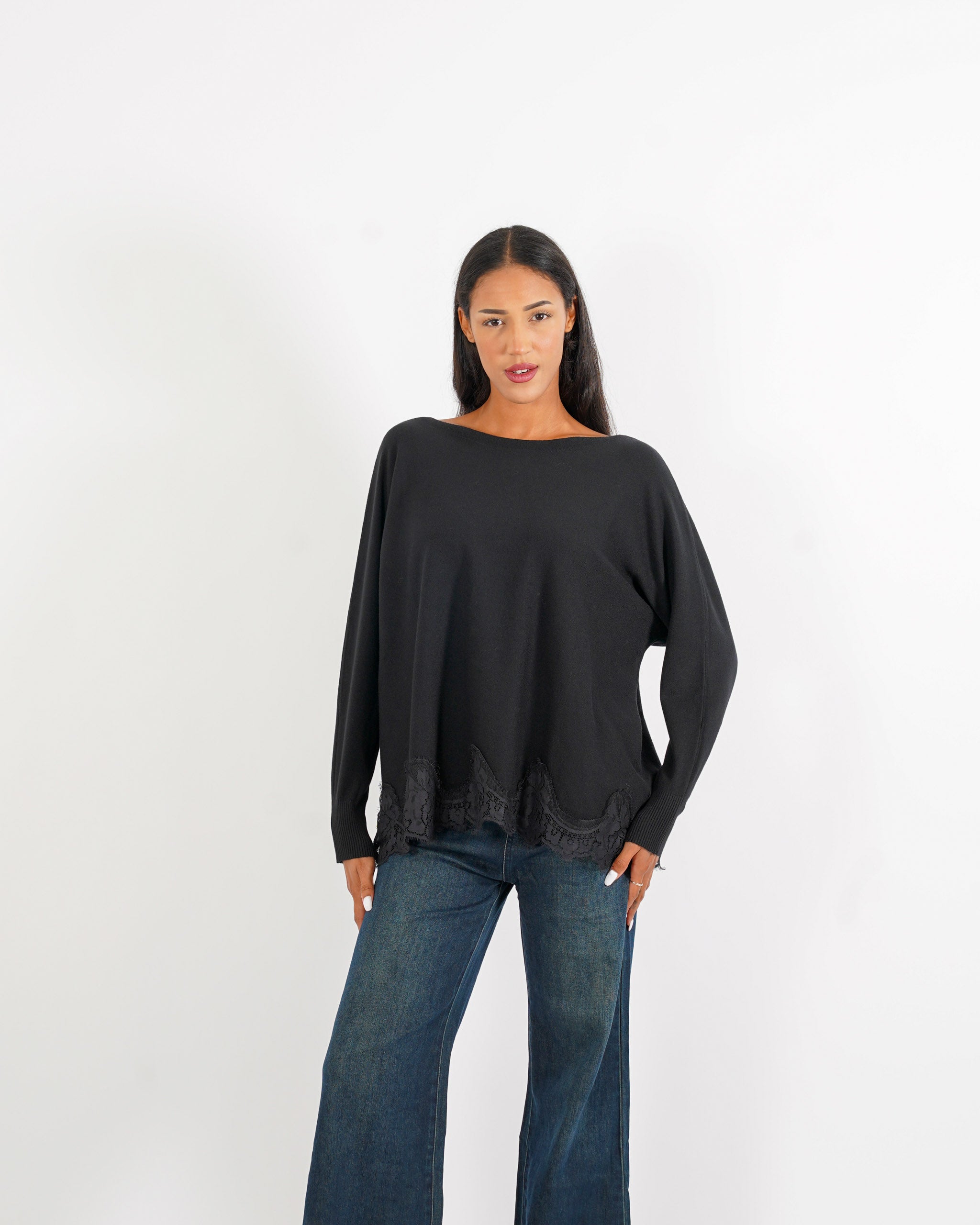 Maglia girocollo con pizzo macramè sul fondo - Dalmazia