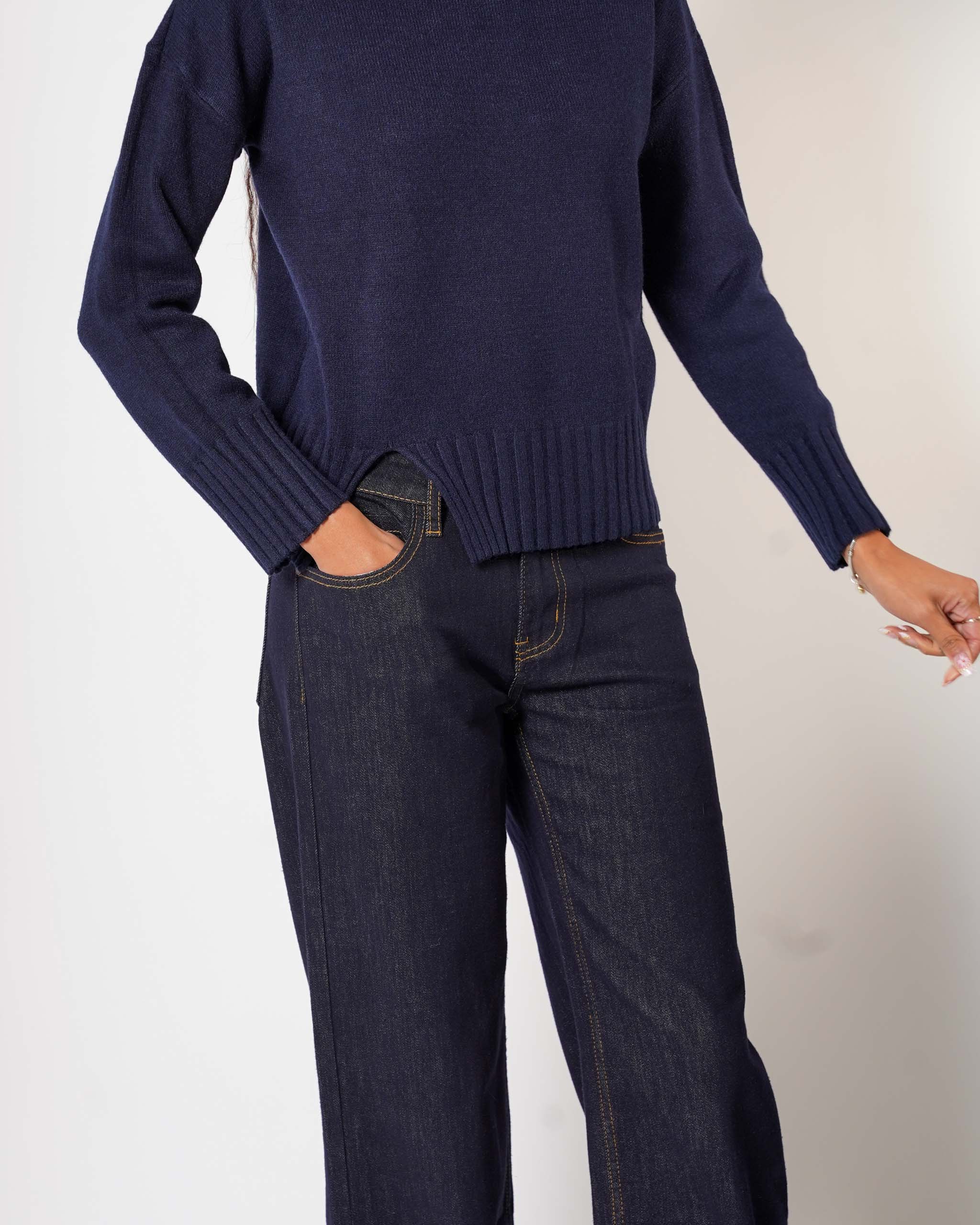 Maglia girocollo minimal con spacco frontale - Fulgenzia