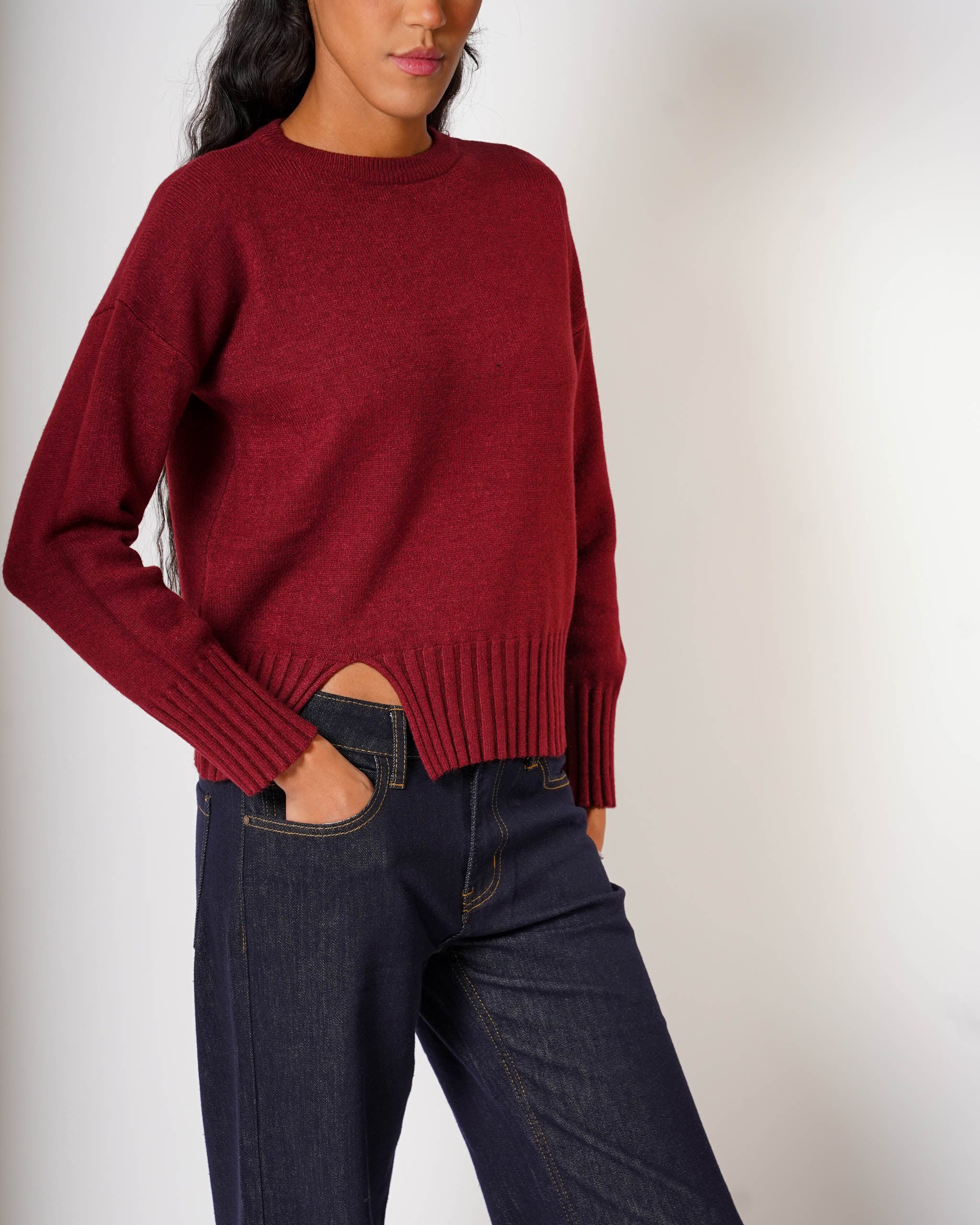 Maglia girocollo minimal con spacco frontale - Fulgenzia