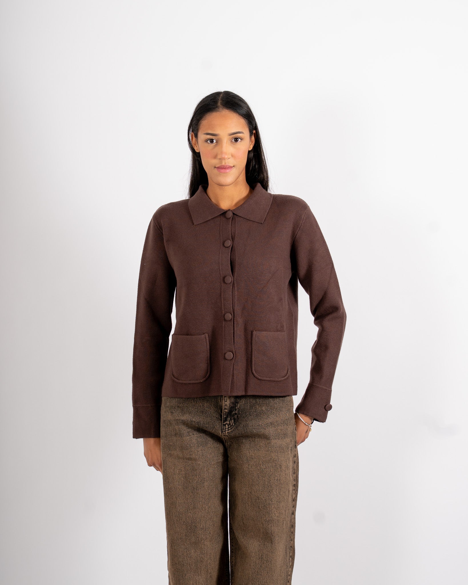 Cardigan in maglia con bottoni tono su tono e tasche frontali - Donata