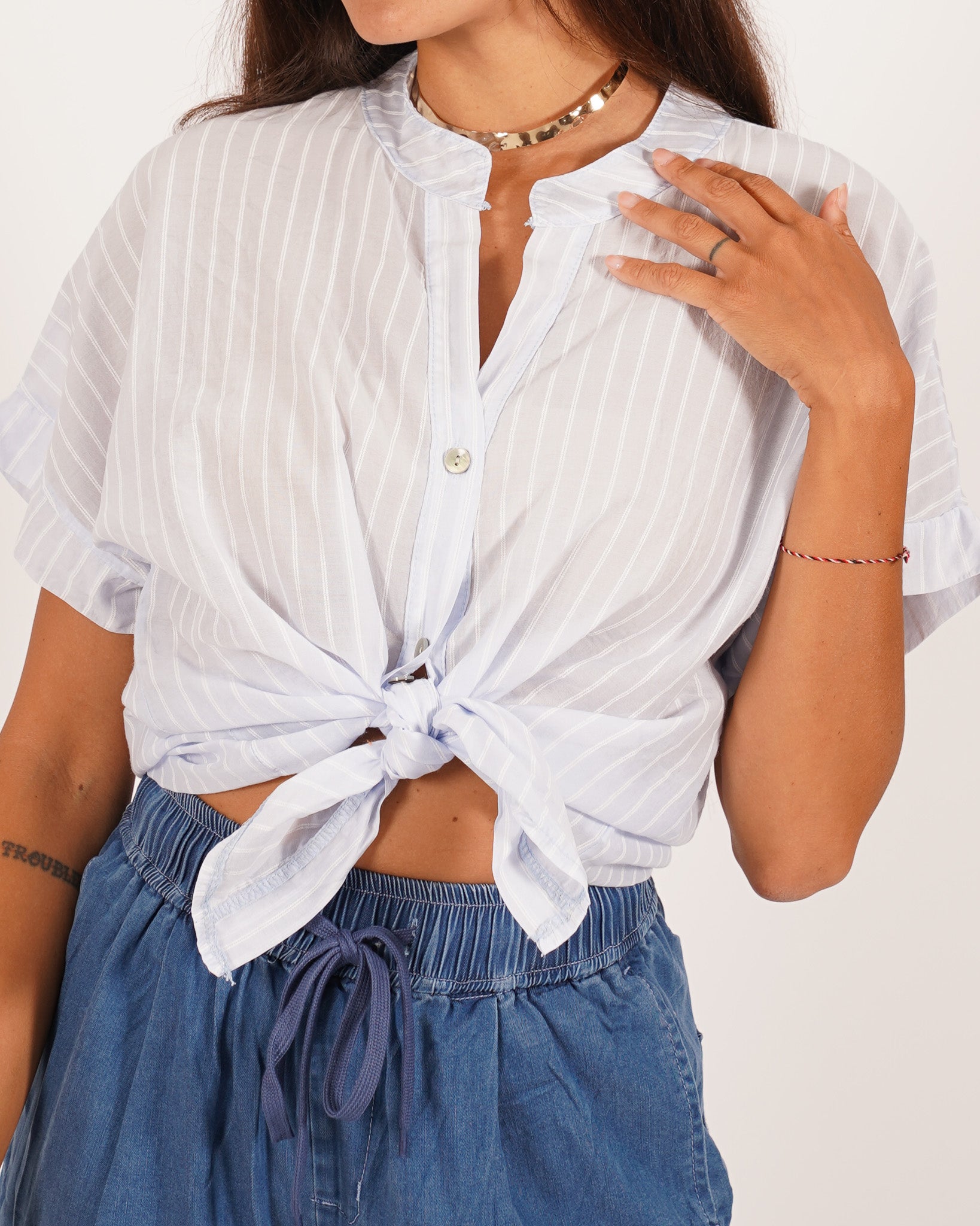 Camicia rigata mezza manica e nodo frontale - Adriana