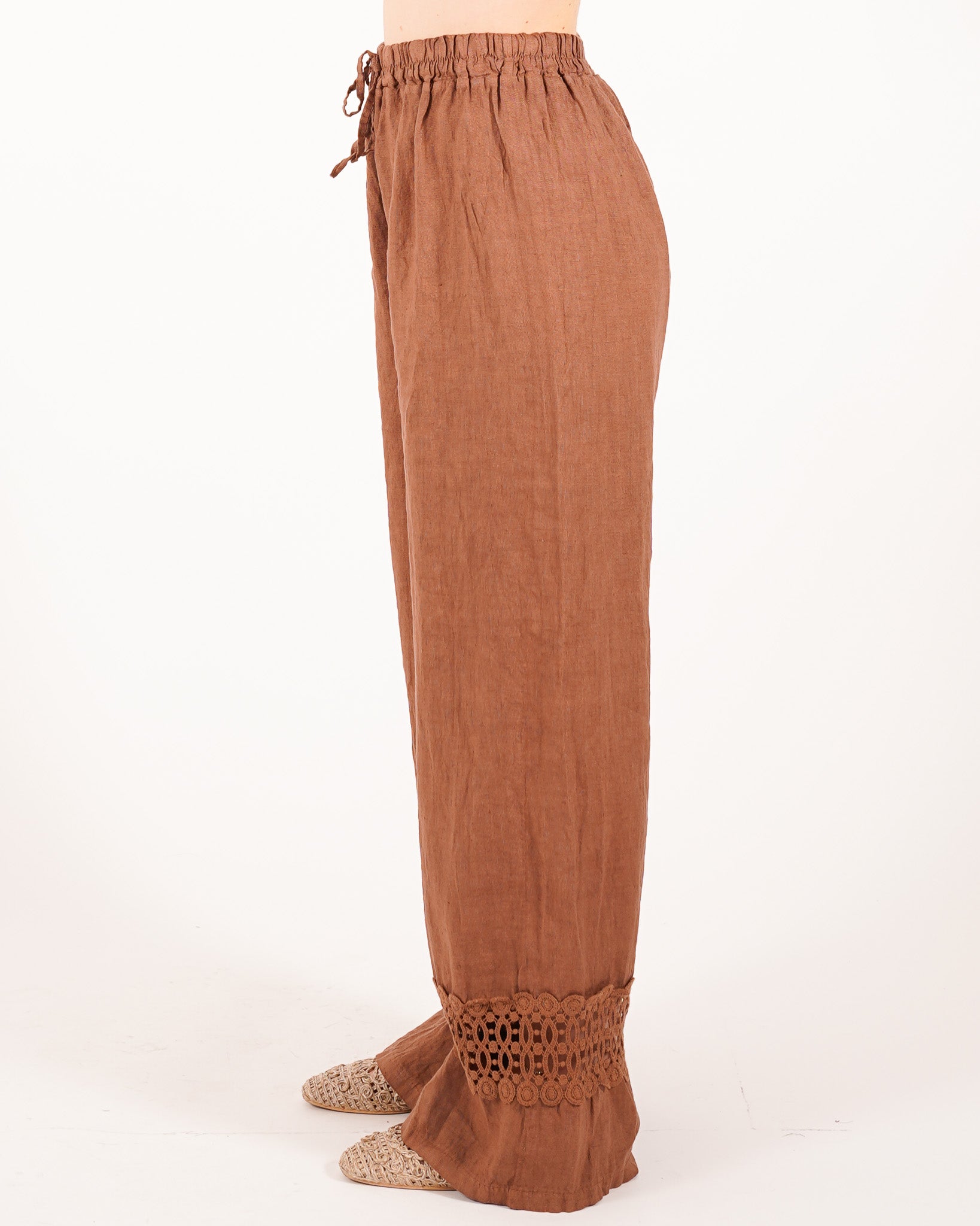 Pantaloni con elastico e passamaneria sul fondo - Caneira