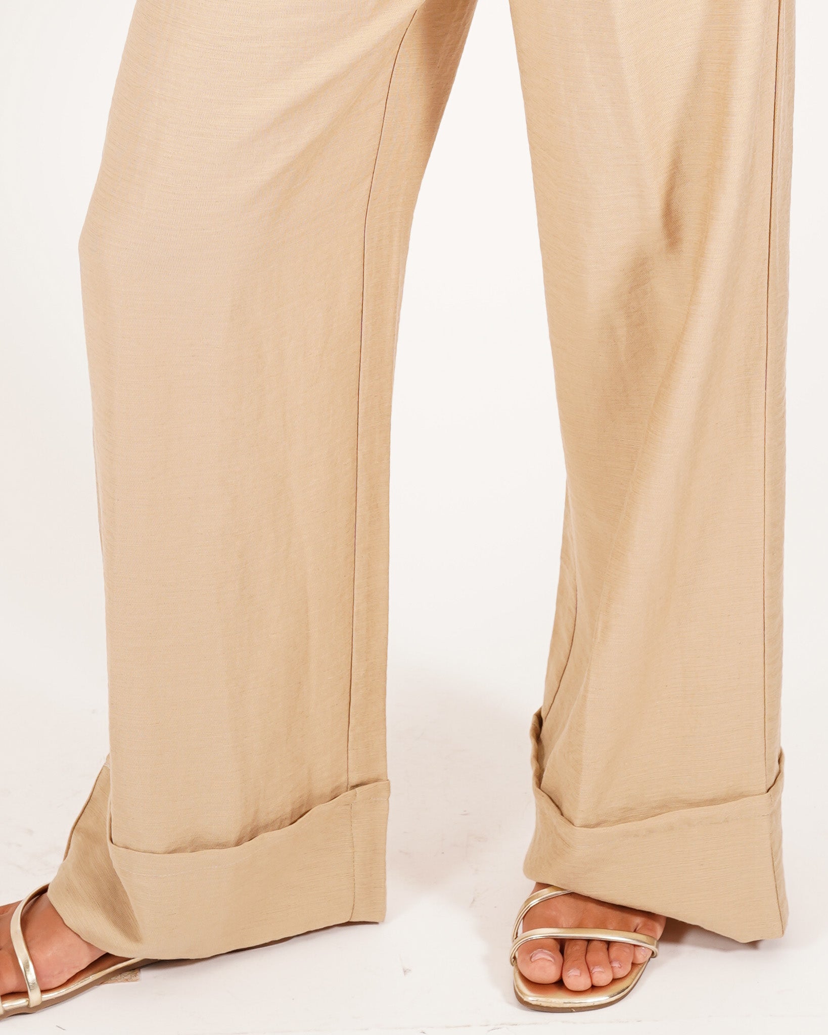 Coordinato blusa cropped e pantalone regular fit con collana in pietra - Lucilla