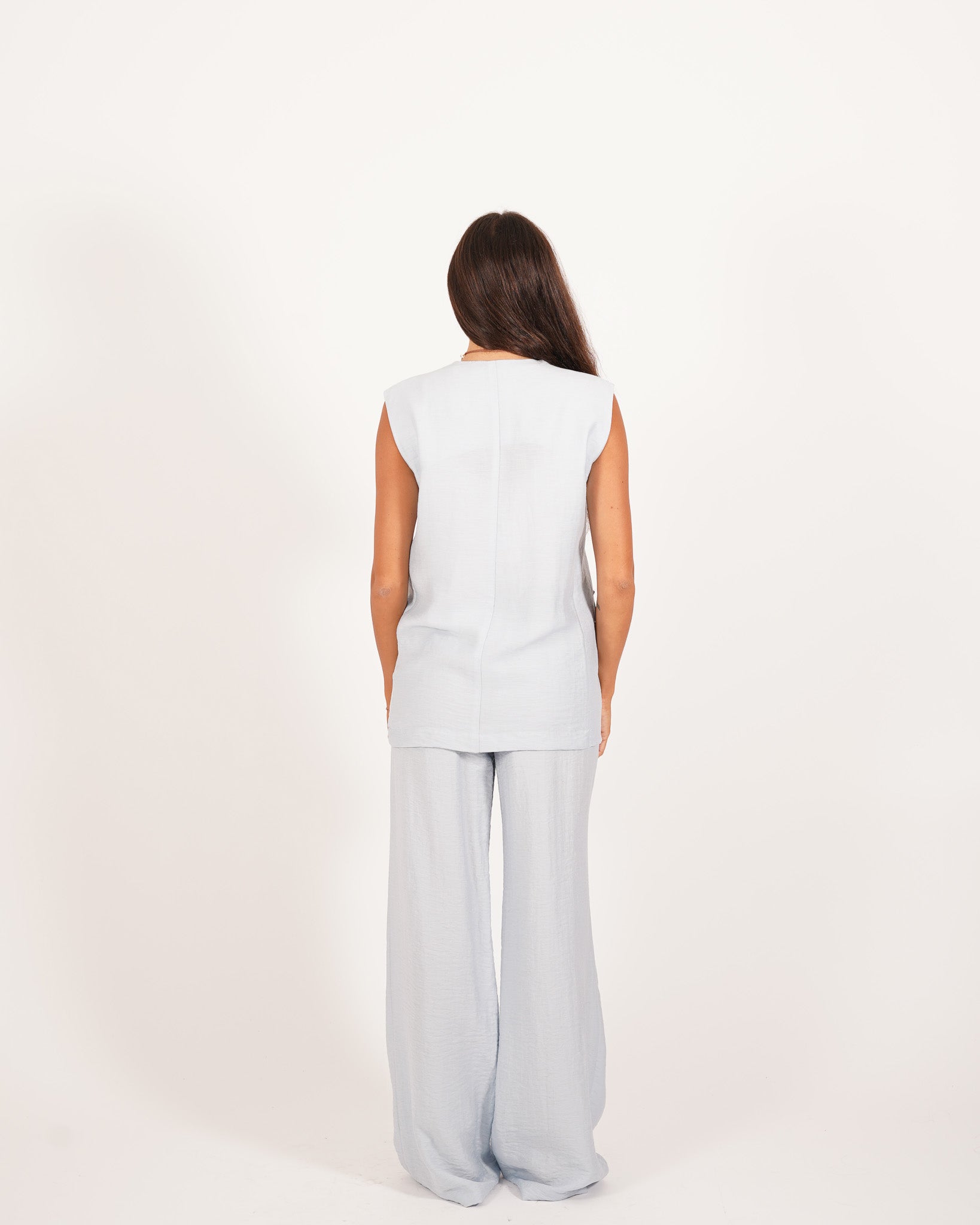Coordinato gilet lungo pantalone regular fit e collana in pietra - Cecilia