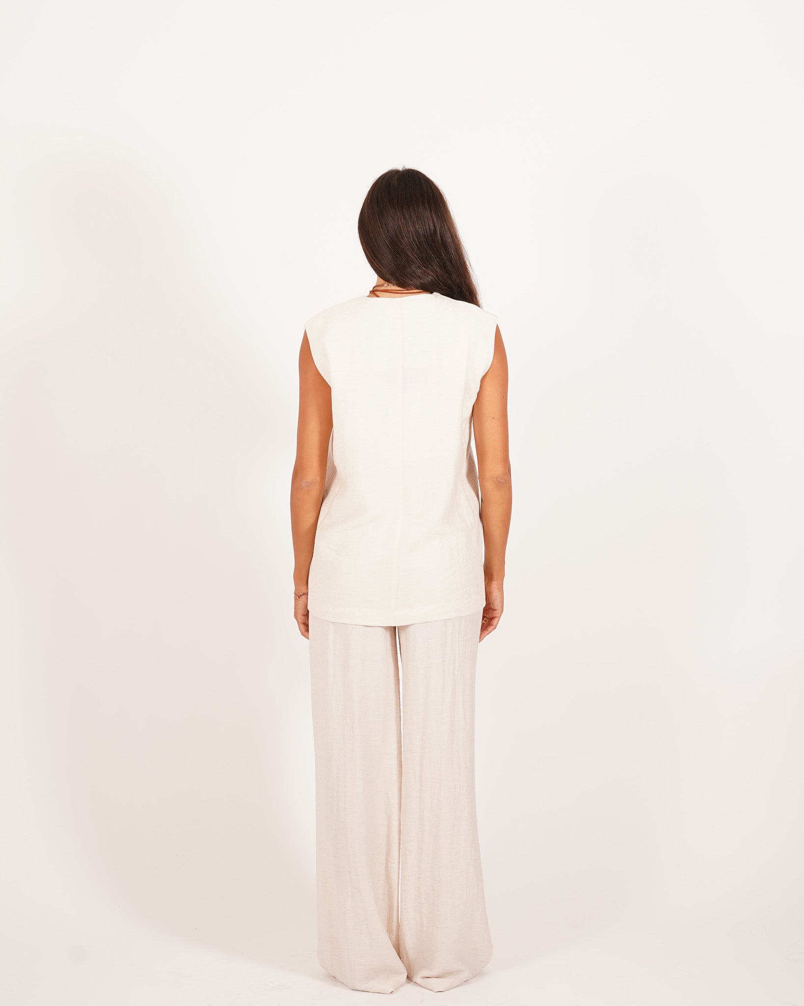 Coordinato gilet lungo pantalone regular fit e collana in pietra - Cecilia