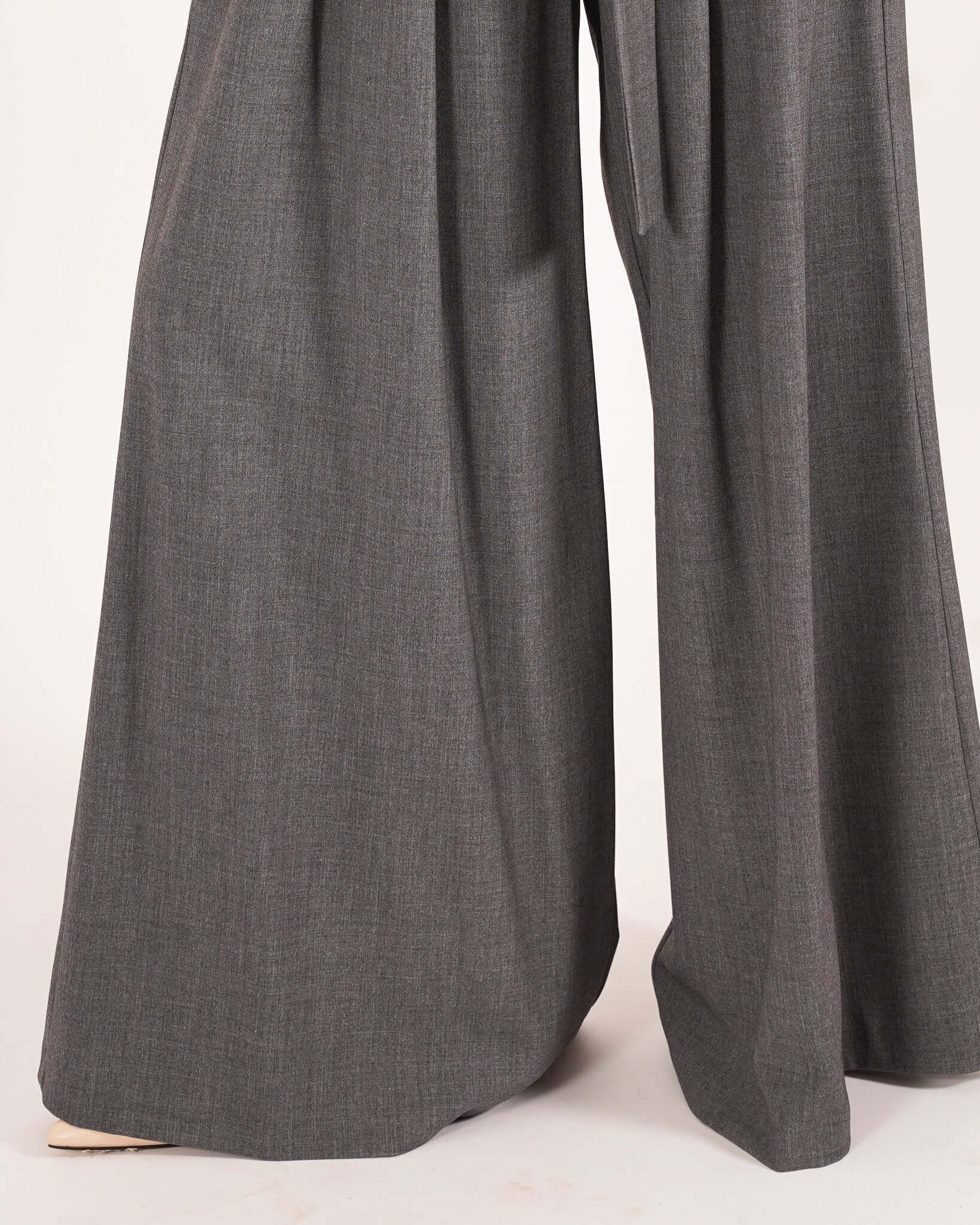 Pantaloni vita alta con pence e gamba larga - Liviana