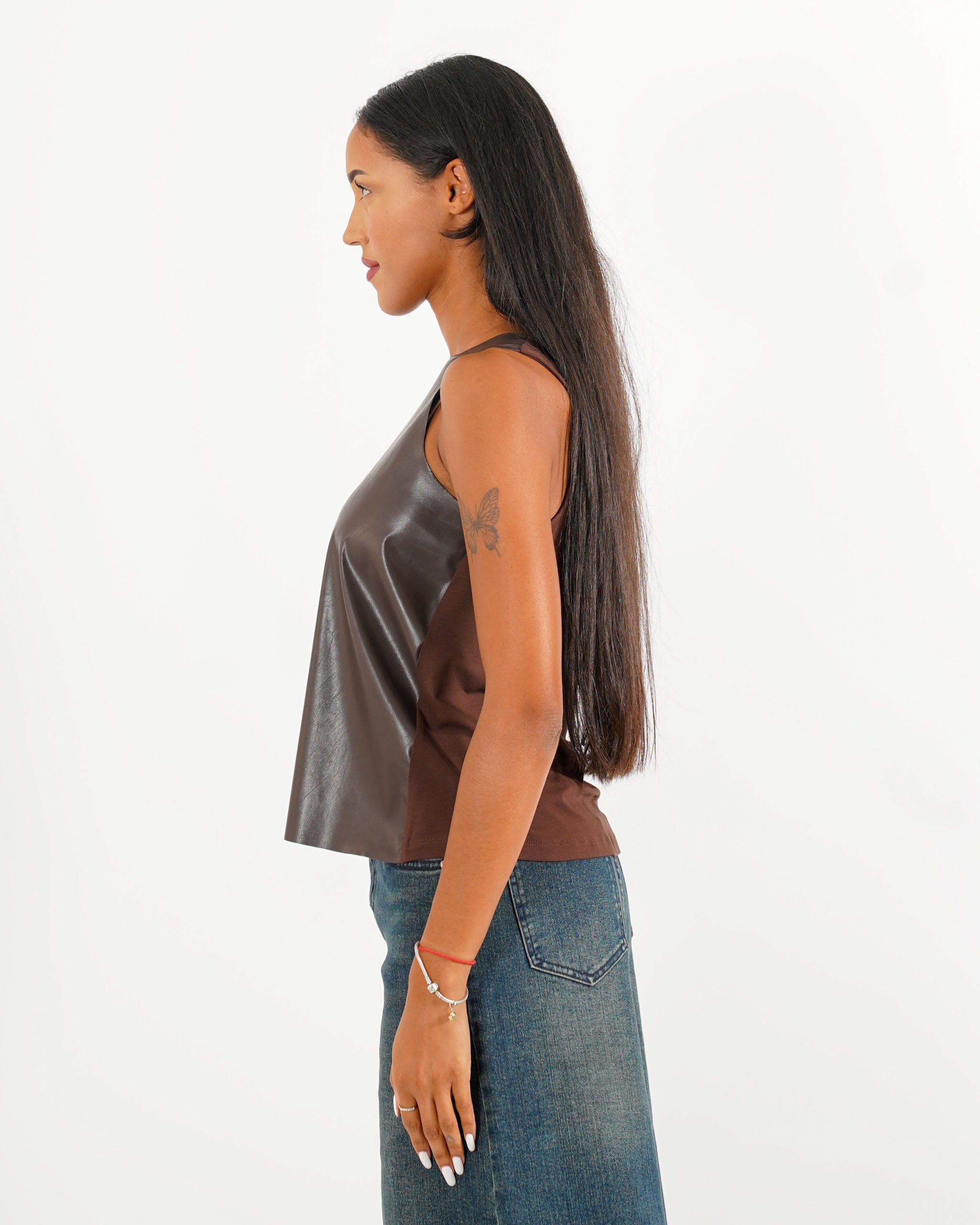 Blusa girocollo smanicata in eco pelle - Genesia - Hope Fashion