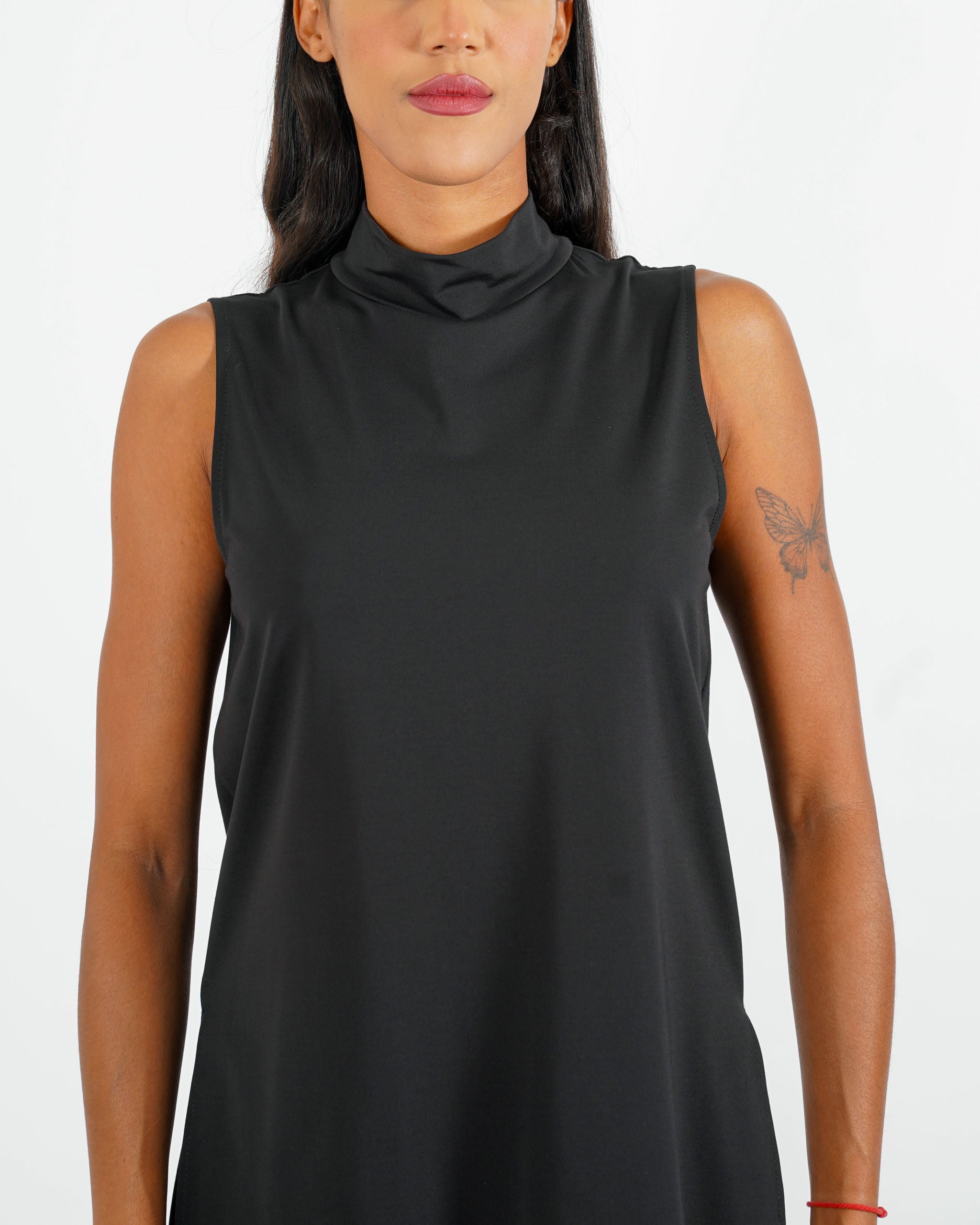 Blusa smanicata collo alto - Avventurosa