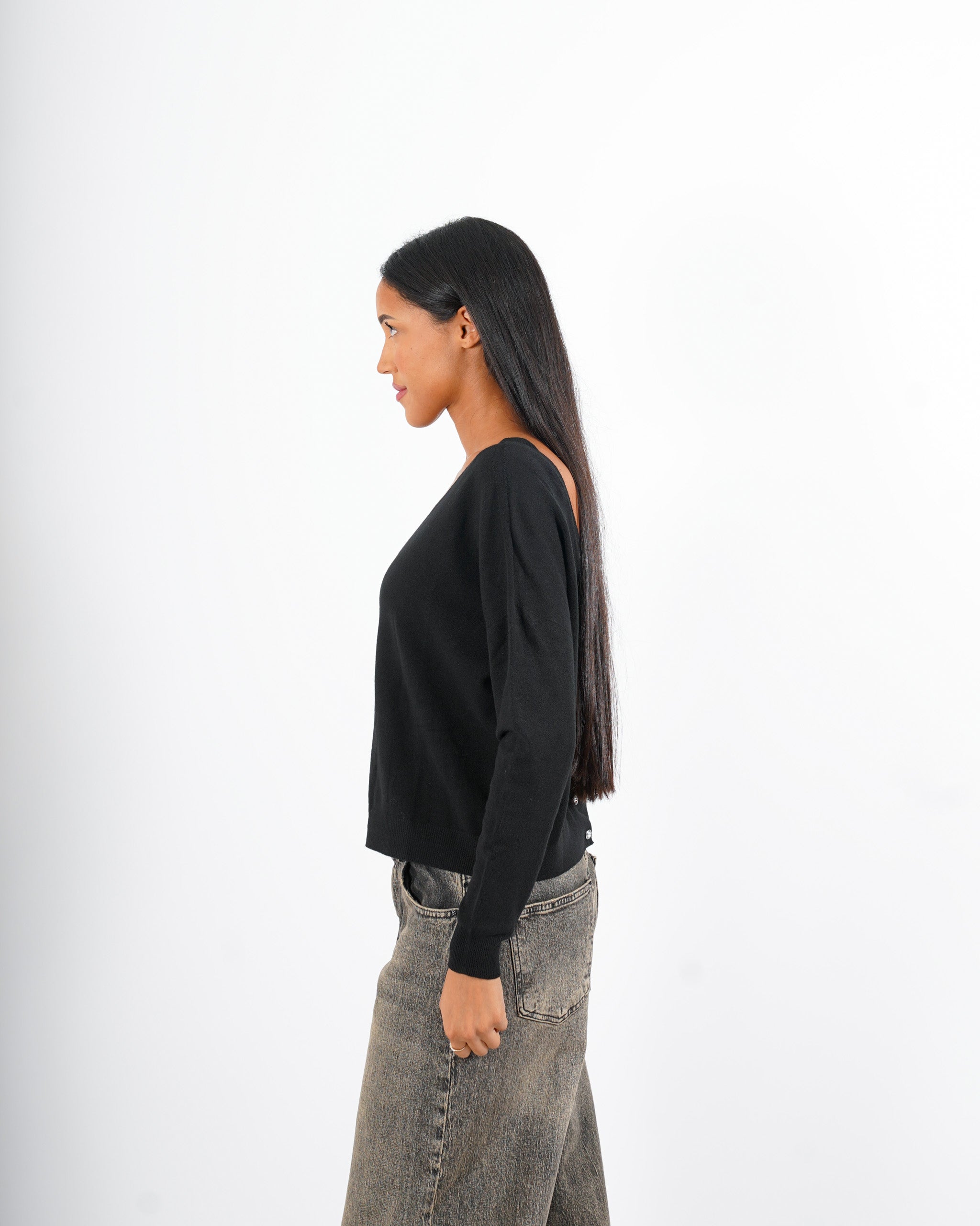 Maglia scollo a v con bottoni gioiello sul retro - Graziana