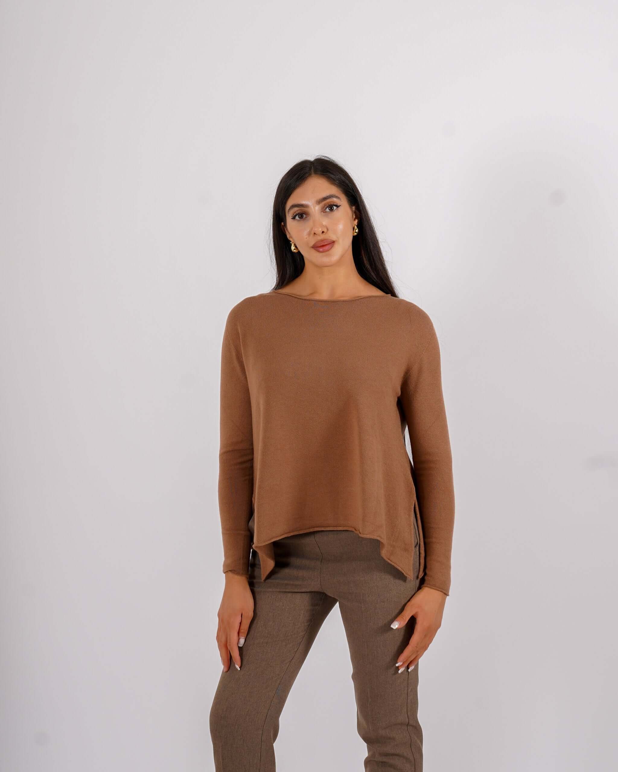 Maglia girocollo minimal con spacchi laterali - Austria