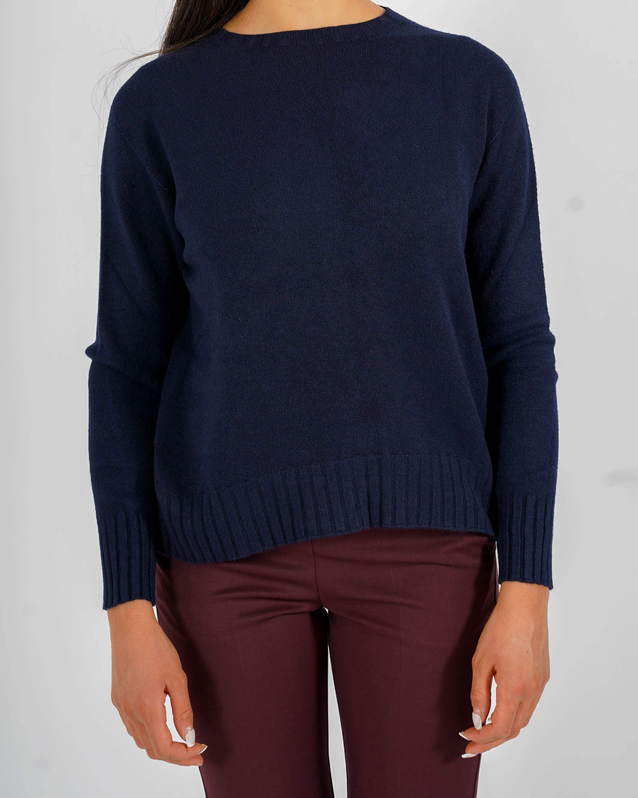 Maglia girocollo minimal con dettaglio sul retro – Biscia
