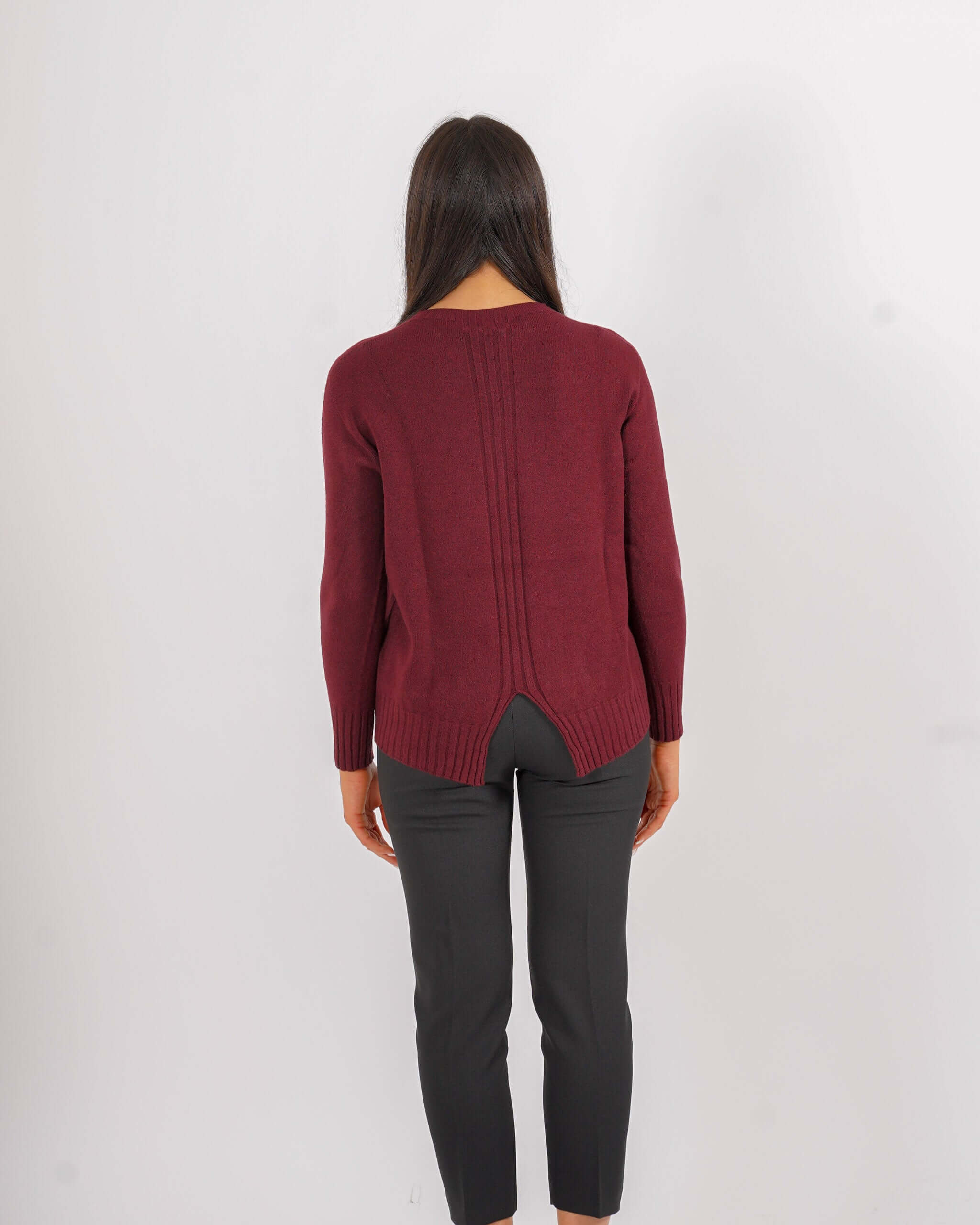 Maglia girocollo minimal con dettaglio sul retro – Biscia