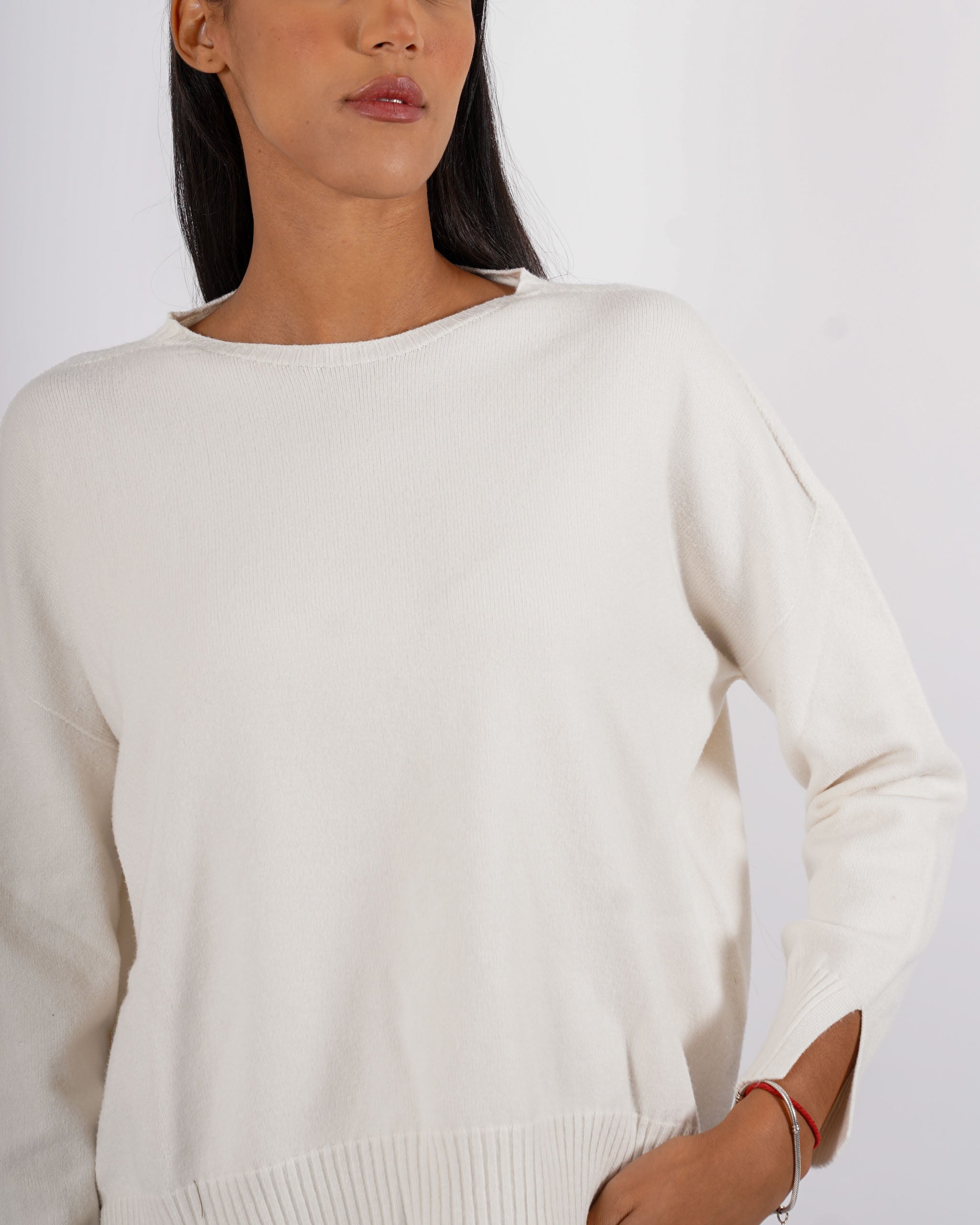 Maglia girocollo con spacchetti sul fondo - Mariagrazia