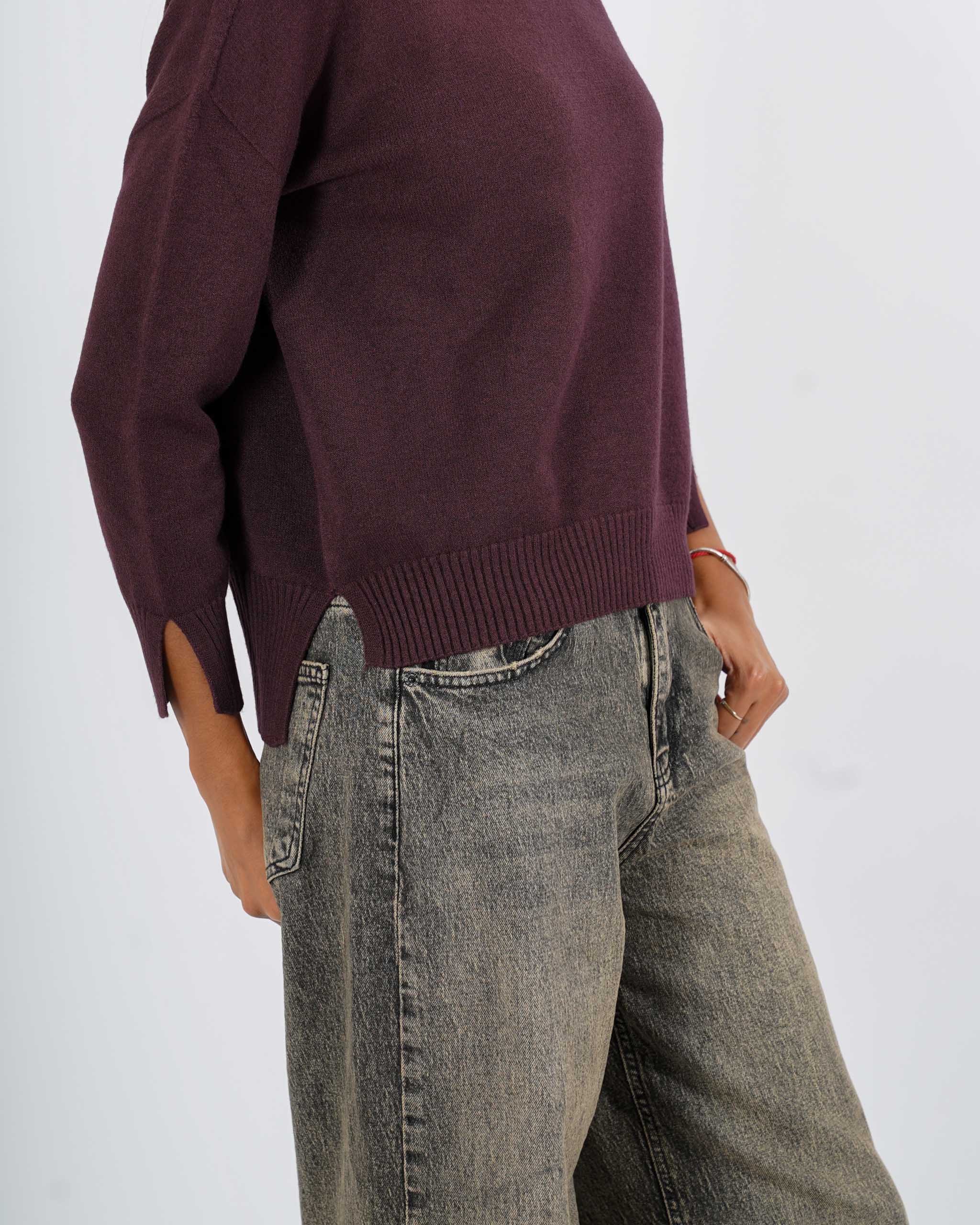 Maglia girocollo con spacchetti sul fondo - Mariagrazia