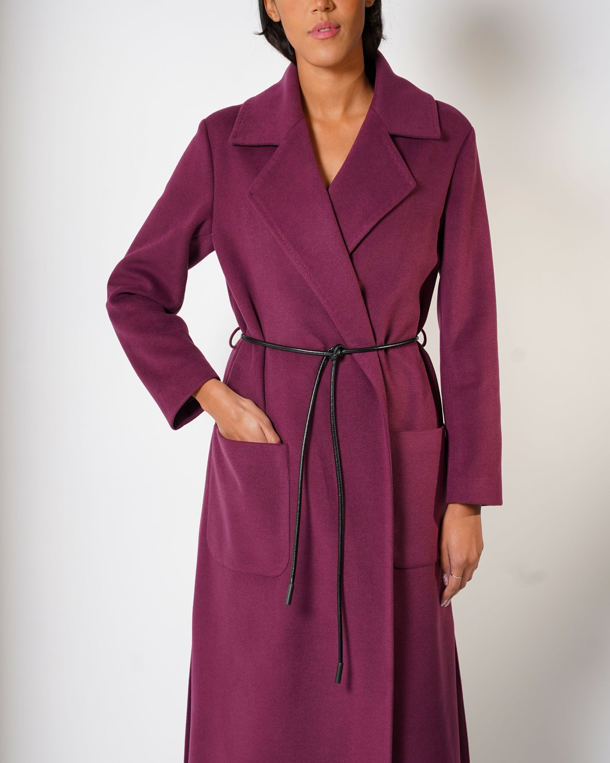 Cappotto lungo con cintura a filo in ecopelle e tasche davanti - Tricot