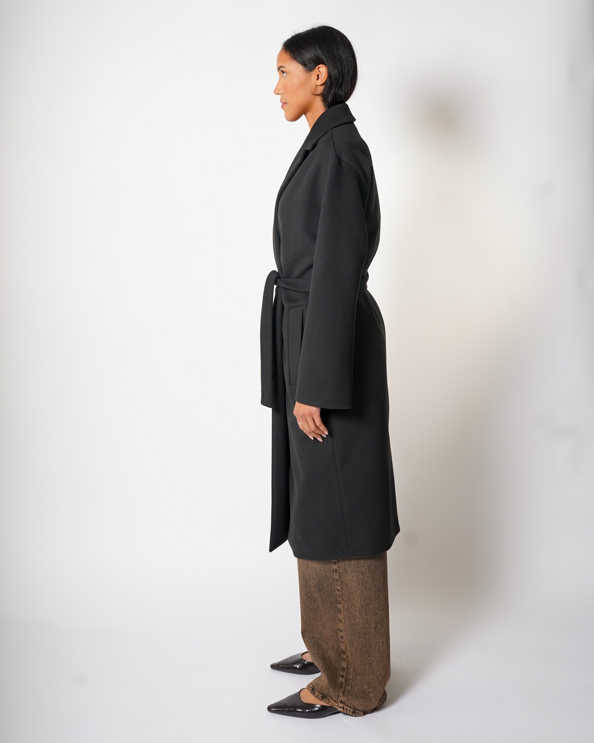 Cappotto lungo con cintura rimovibile, tasche e spalla costruita - Mister