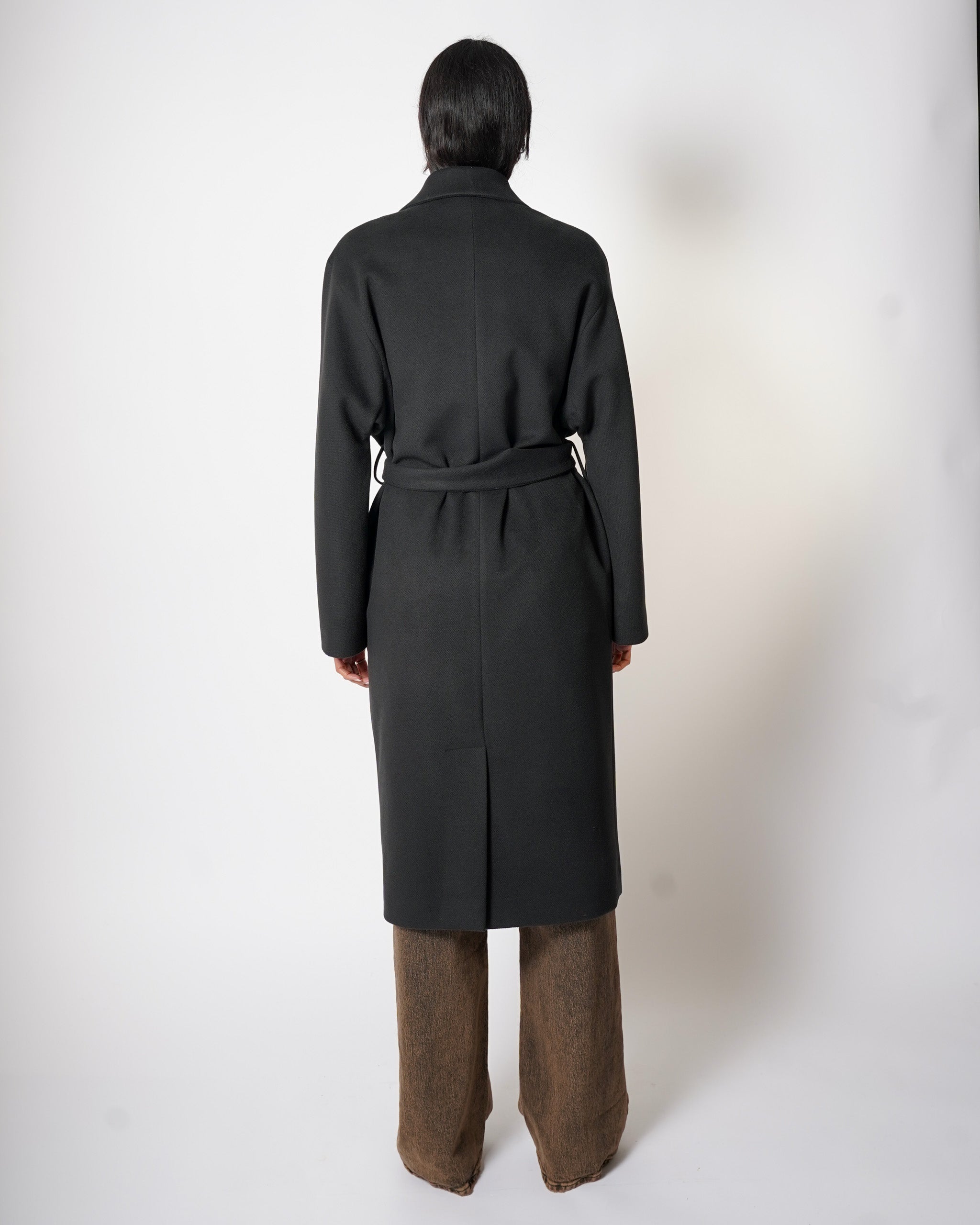 Cappotto lungo con cintura rimovibile, tasche e spalla costruita - Mister