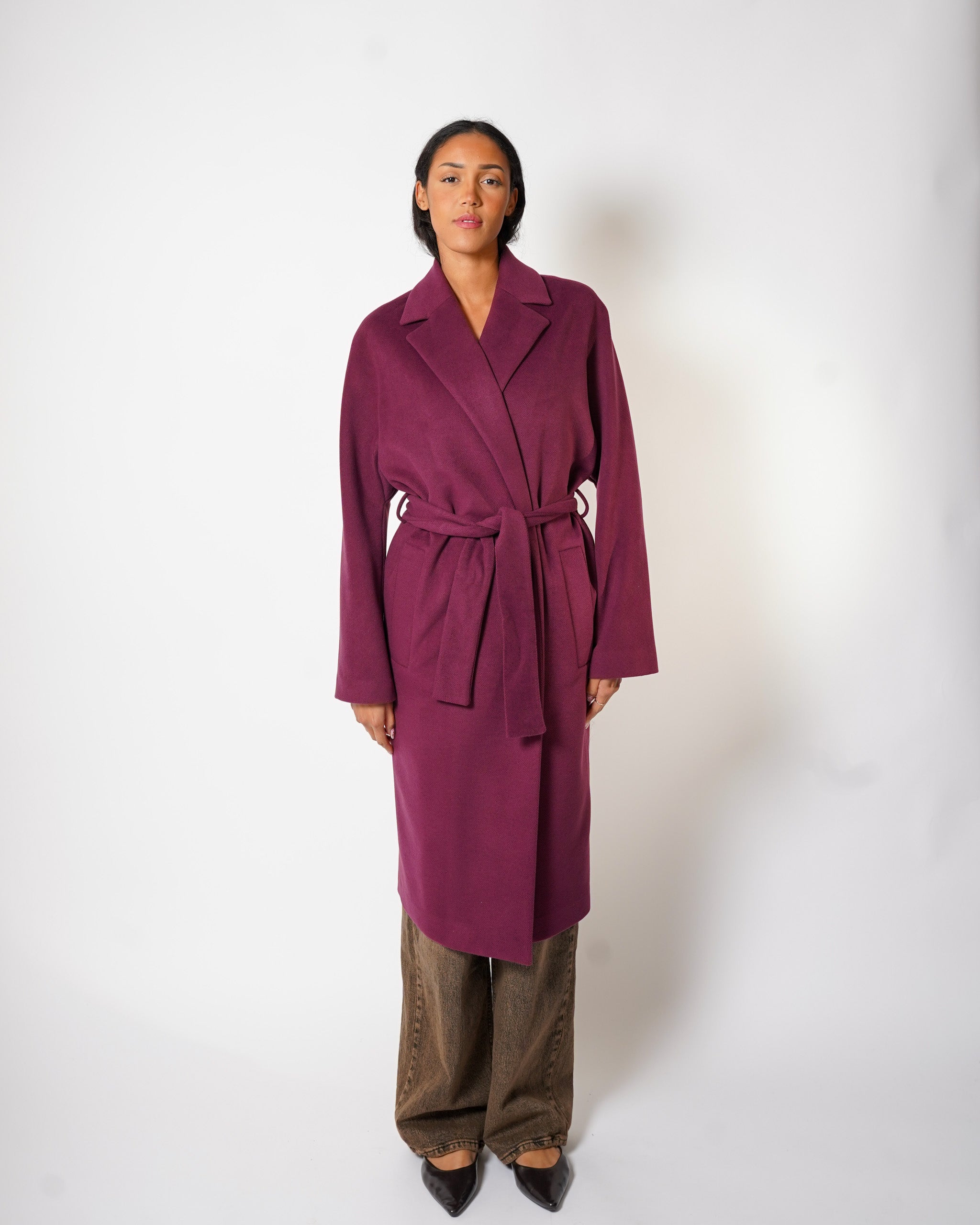 Cappotto lungo con cintura rimovibile, tasche e spalla costruita - Mister