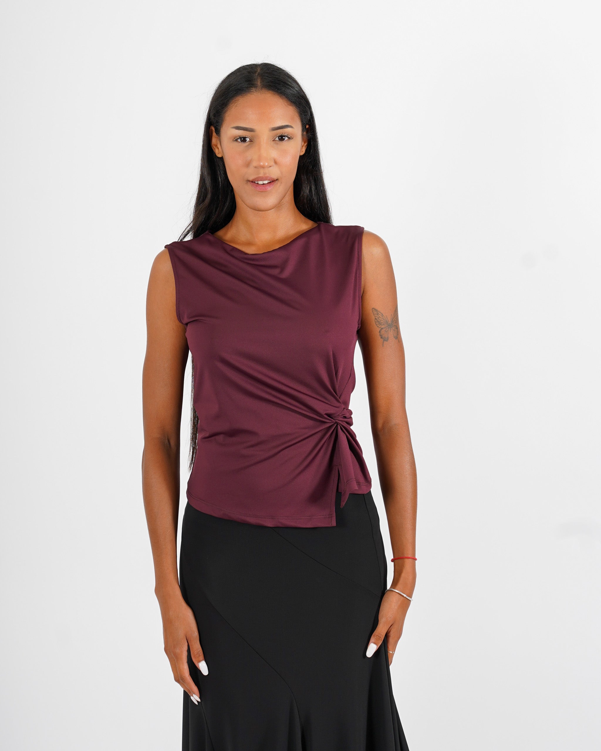 Blusa smanicata girocollo in tessuto fluido - Mocciosa